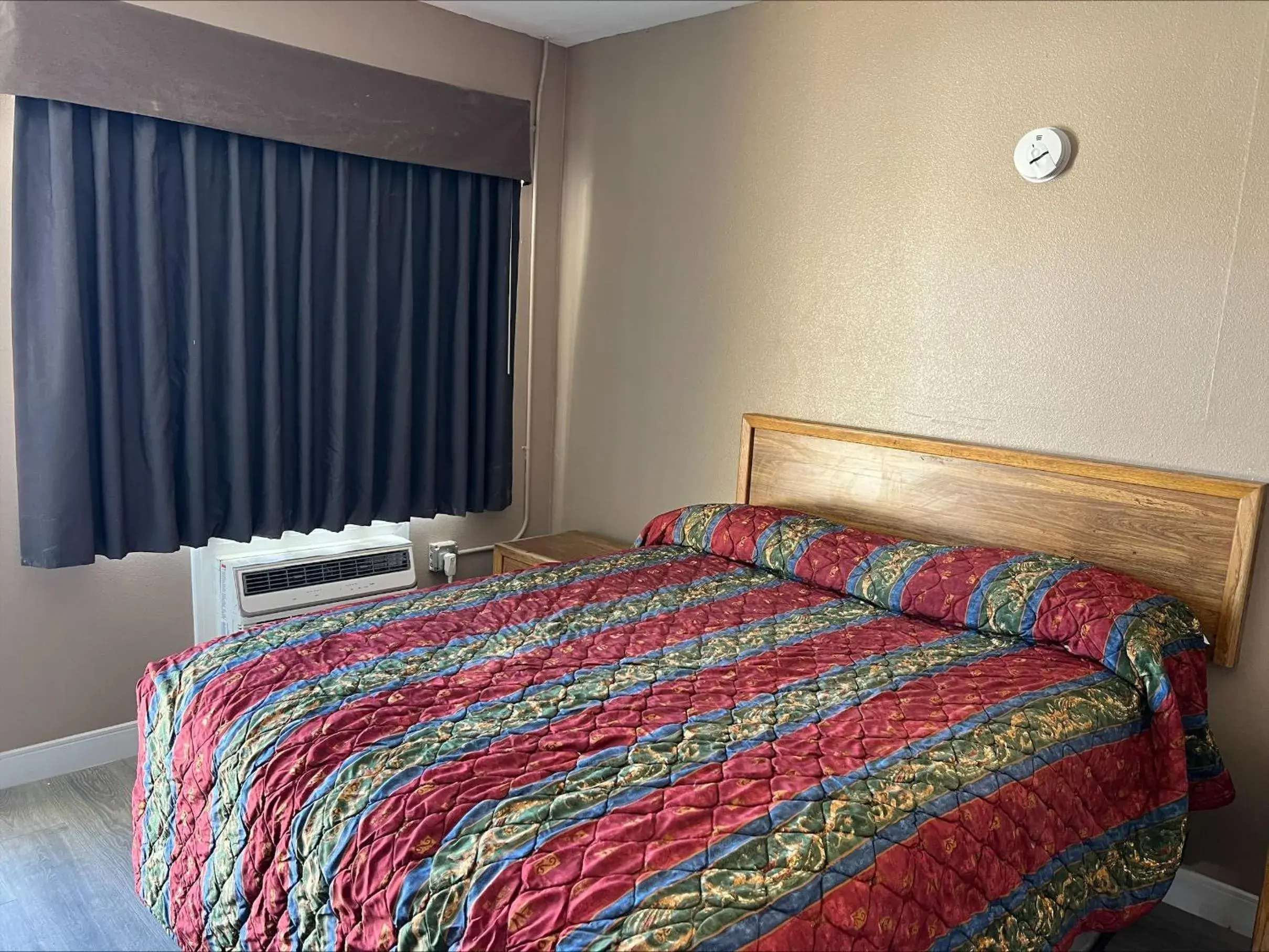 Bedroom, Bed in Carl's Motel Bedroom, Bed in Carl's Motel