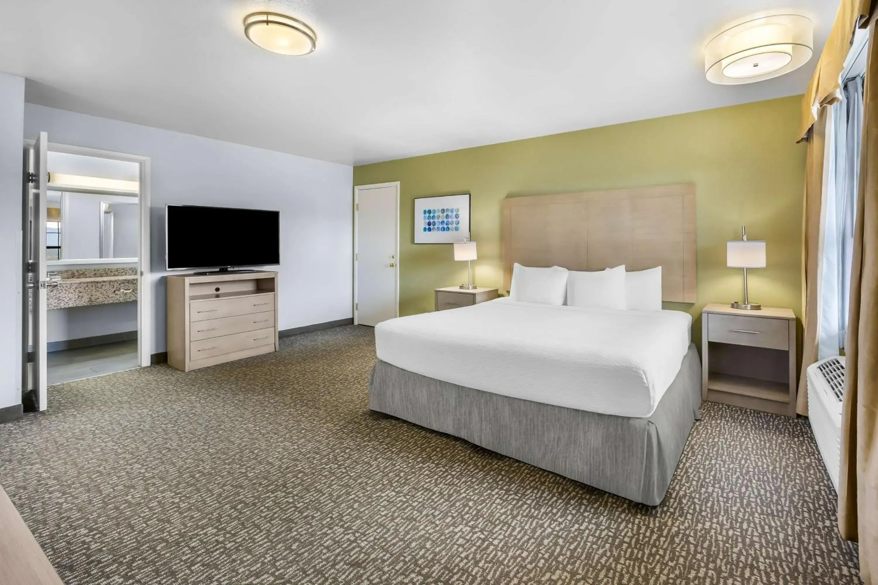 Photo of the whole room, Bed in Best Western Grants Pass Inn Photo of the whole room, Bed in Best Western Grants Pass Inn