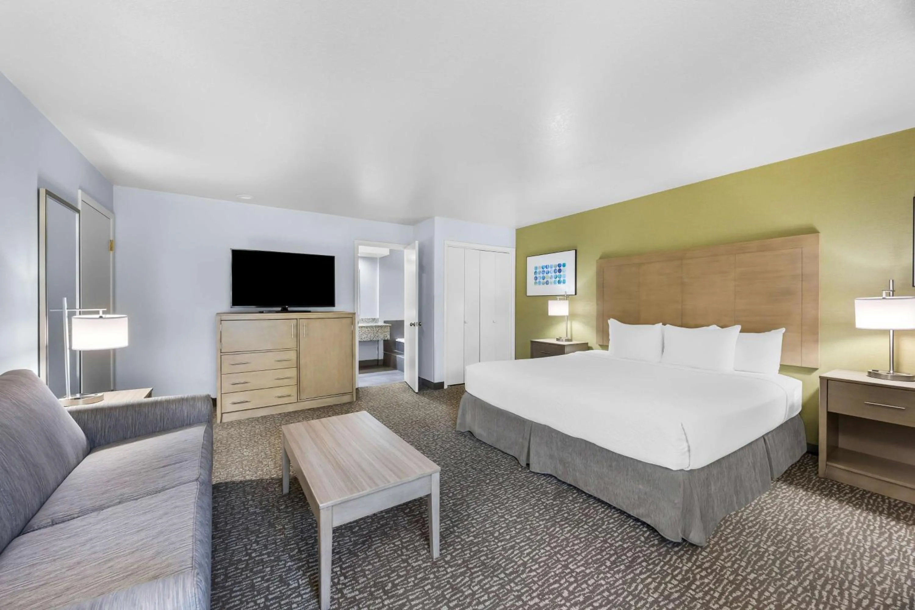 Photo of the whole room, Bed in Best Western Grants Pass Inn