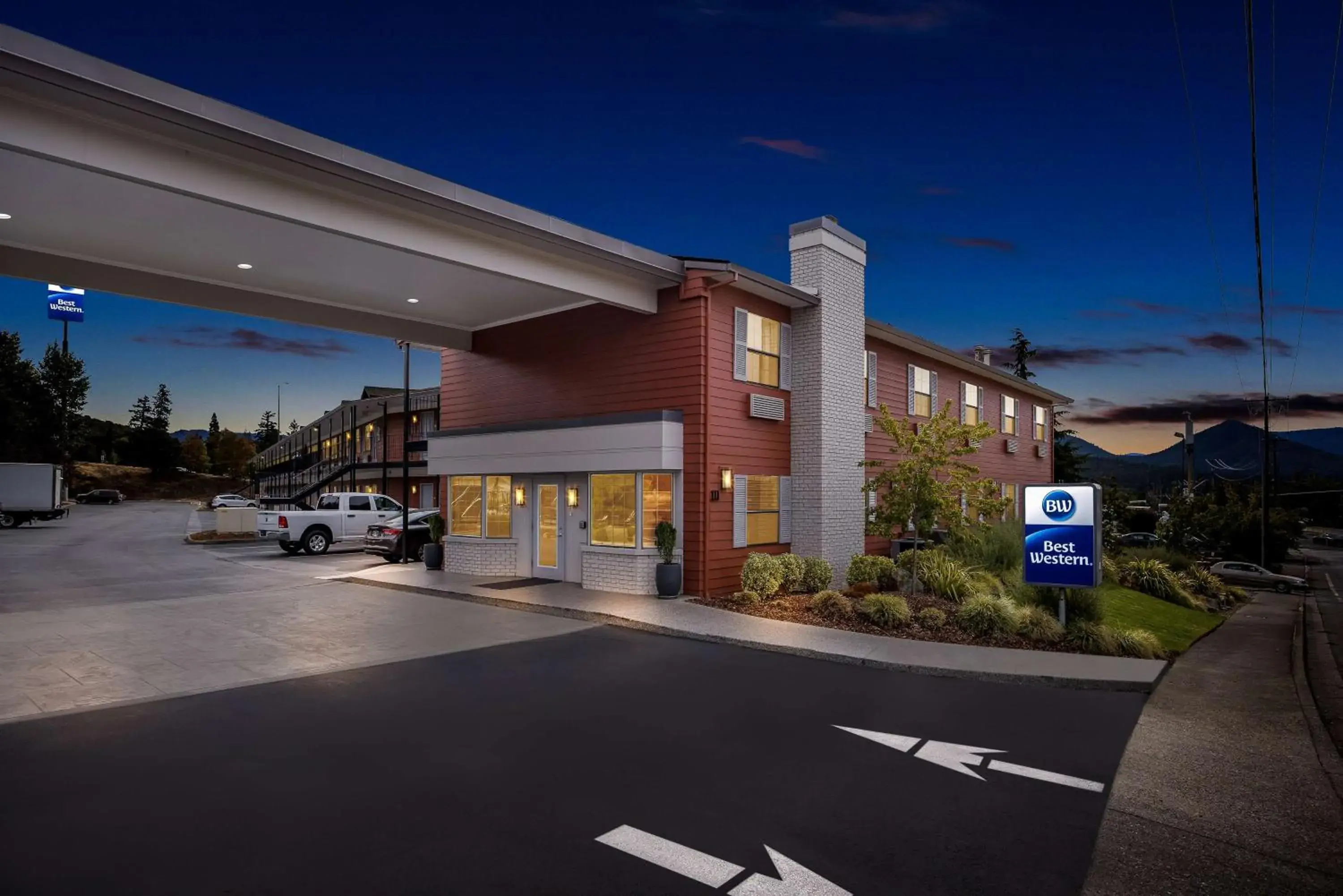 Property building in Best Western Grants Pass Inn Property building in Best Western Grants Pass Inn