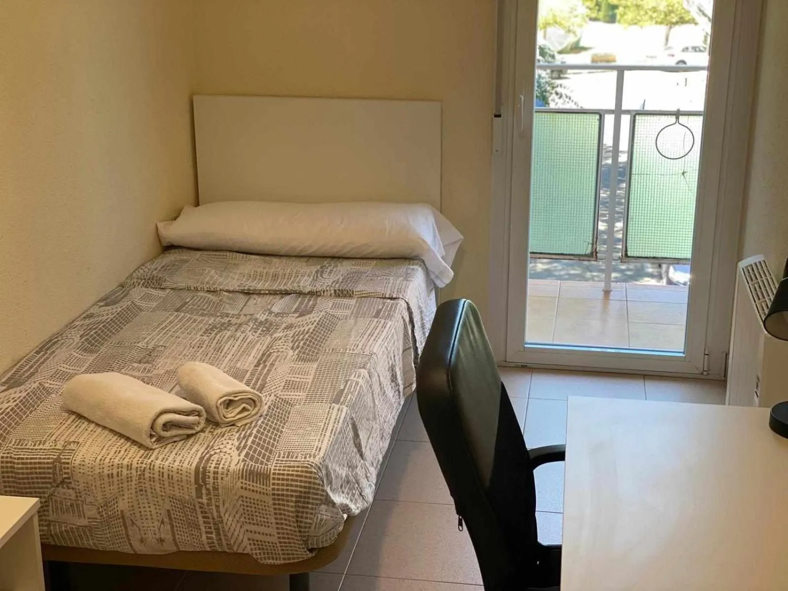 Bed in Residencia 12 OCTUBRE