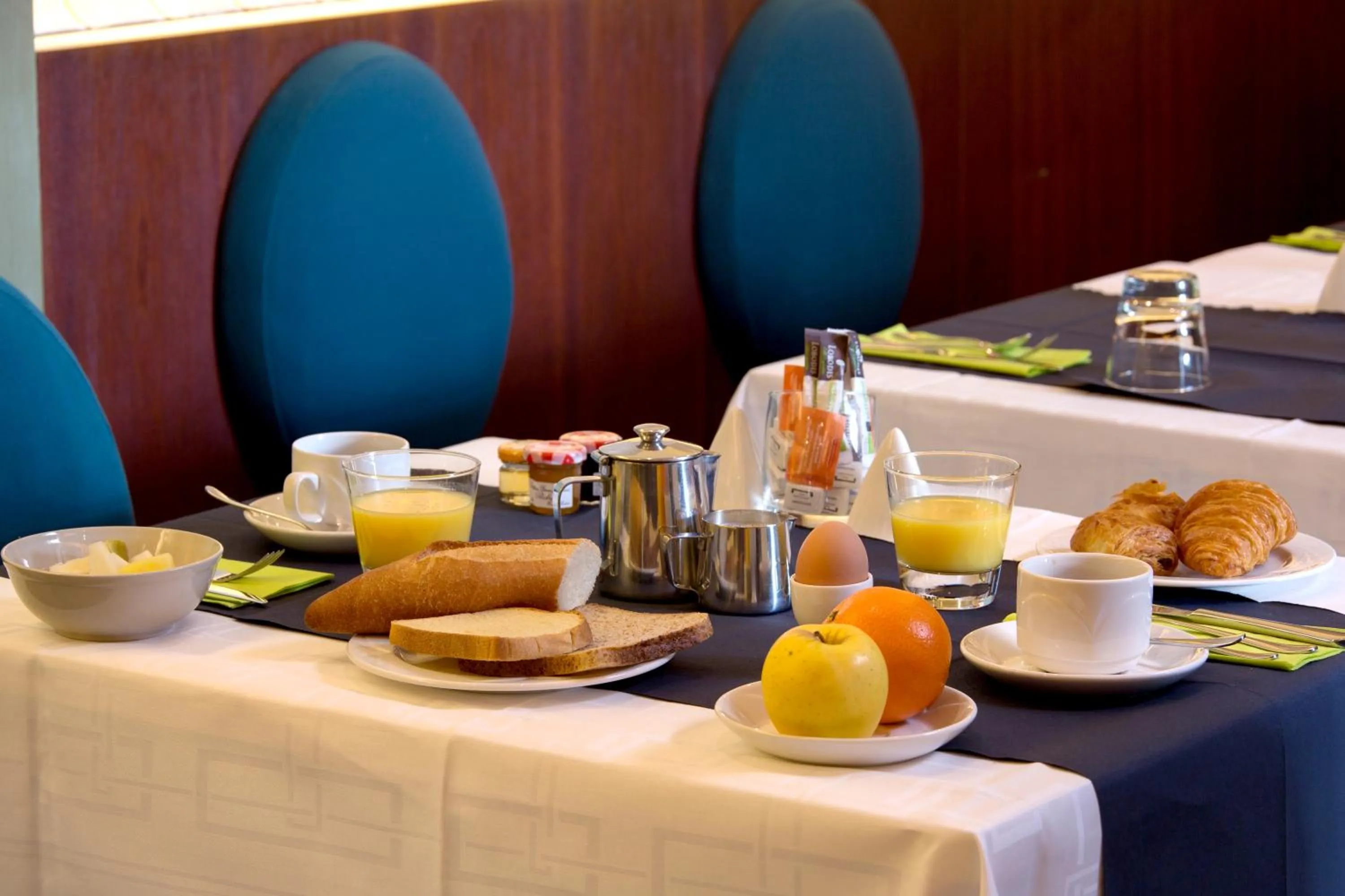 Restaurant/places to eat in Hotel Art Deco Euralille