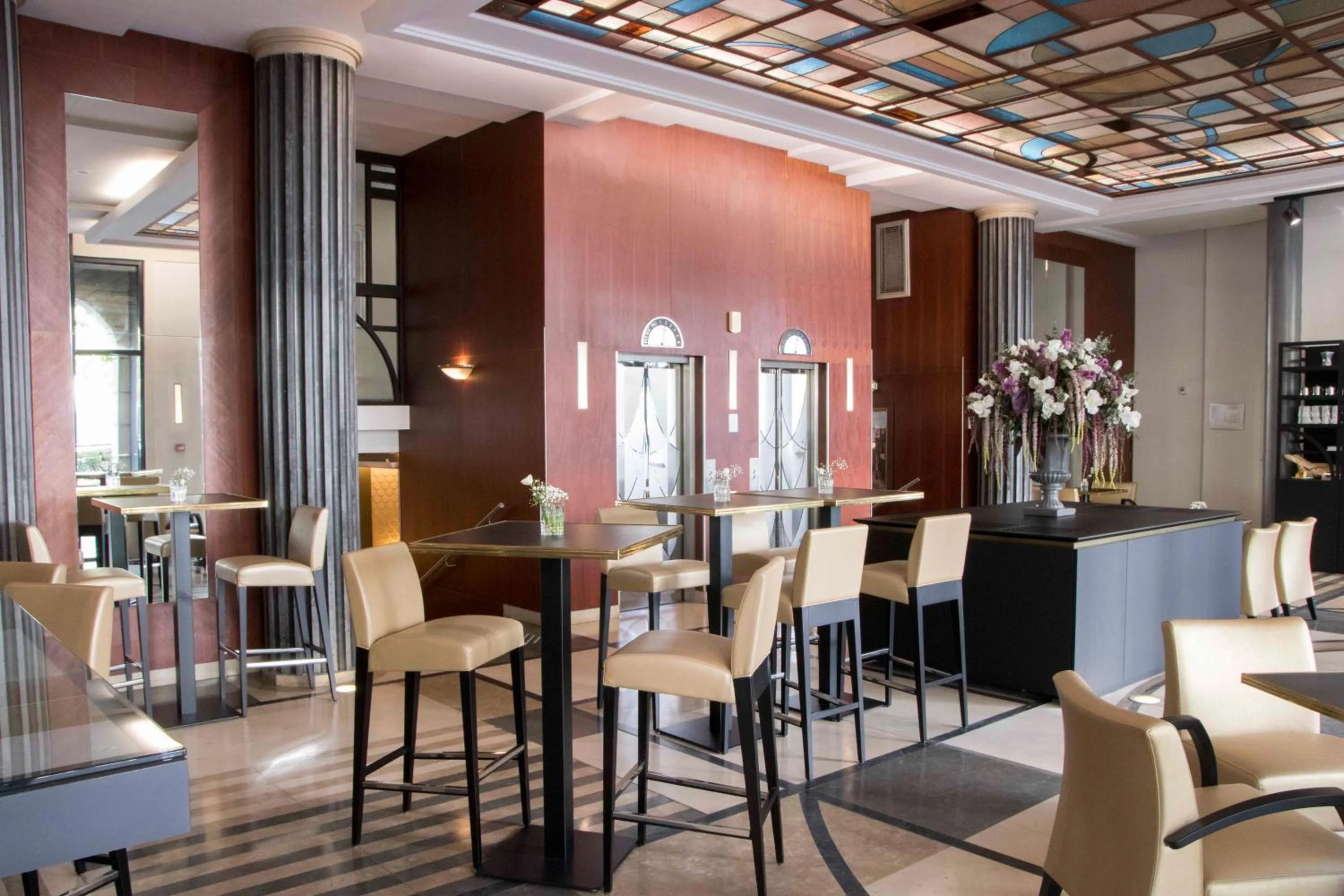 Lounge or bar in Hotel Art Deco Euralille