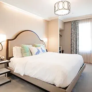 Bed in Hotel Atwater Bed in Hotel Atwater