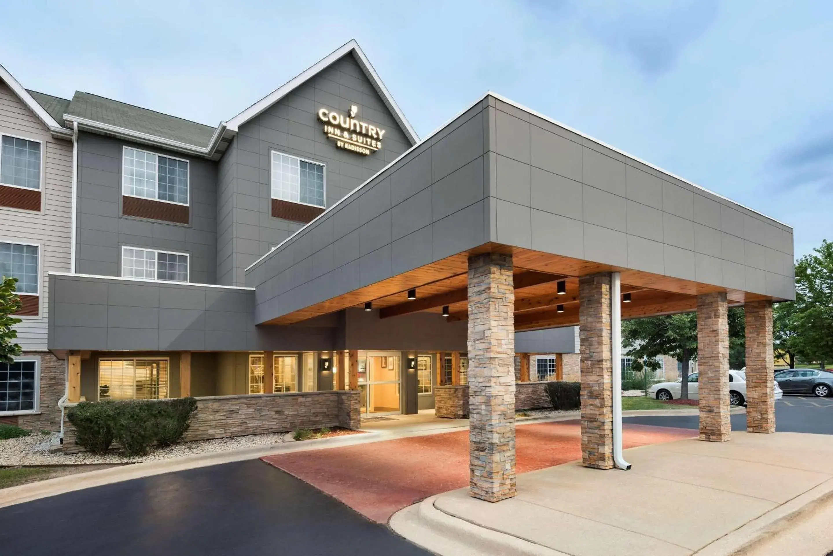 Property building in Country Inn & Suites by Radisson, Romeoville - Bolingbrook Property building in Country Inn & Suites by Radisson, Romeoville - Bolingbrook