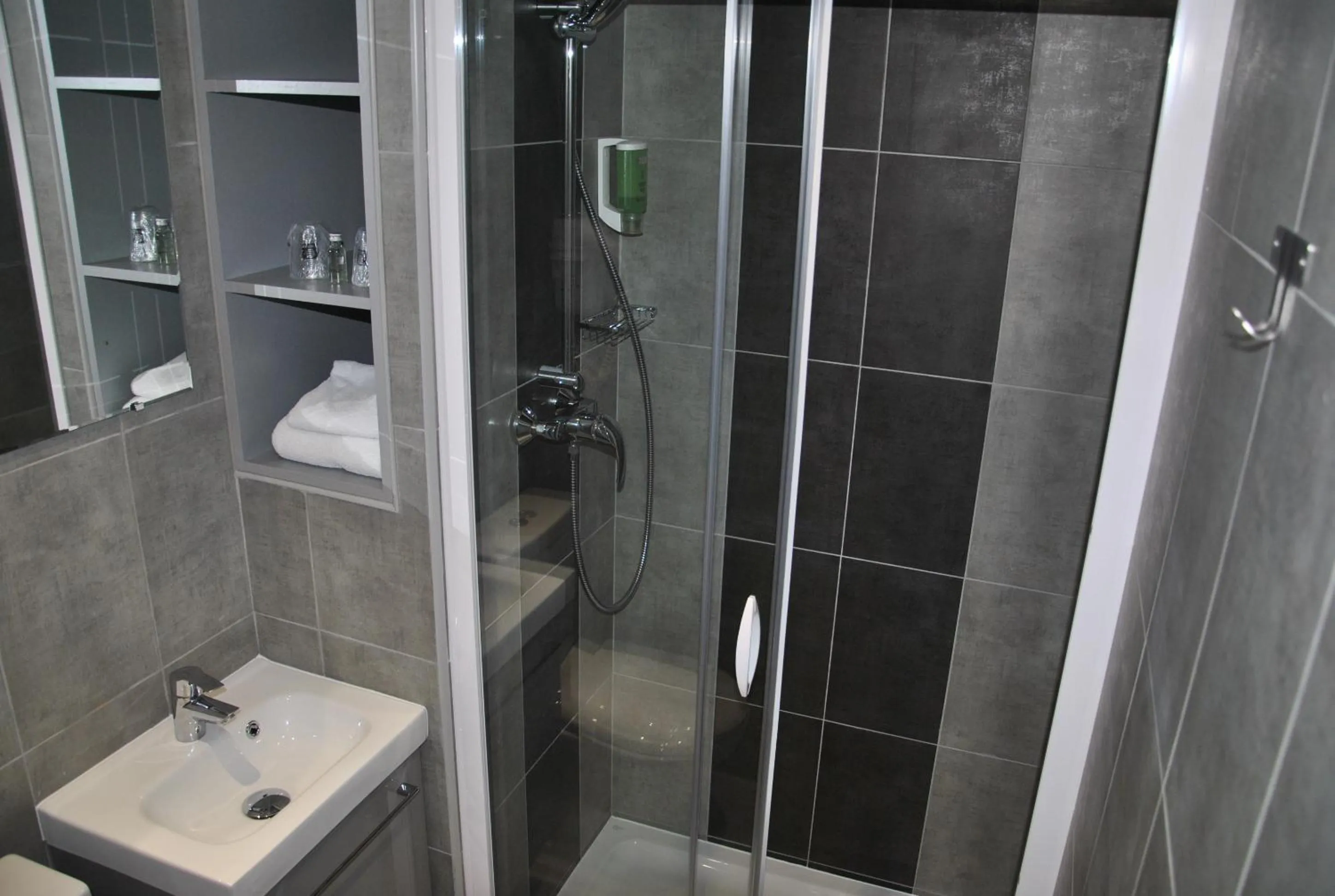 Bathroom in FH Confort Hotel Orléans Co'met