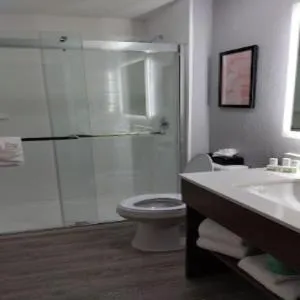 Hawthorn Extended Stay by Wyndham Bedford - Dallas