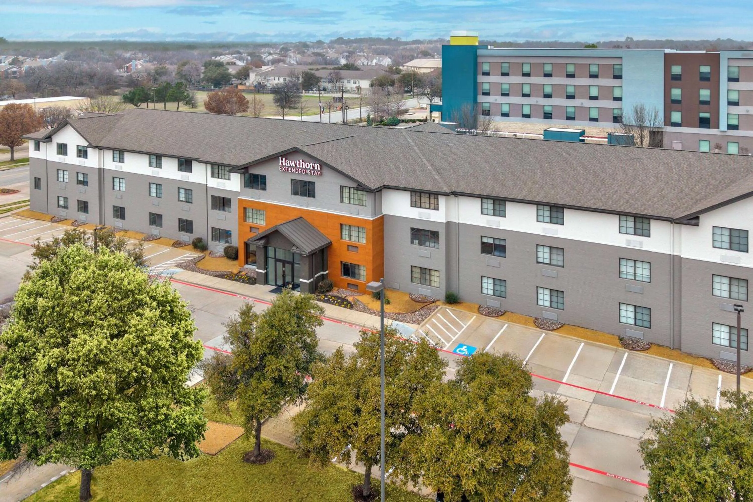 Property building in Hawthorn Extended Stay by Wyndham Bedford - Dallas