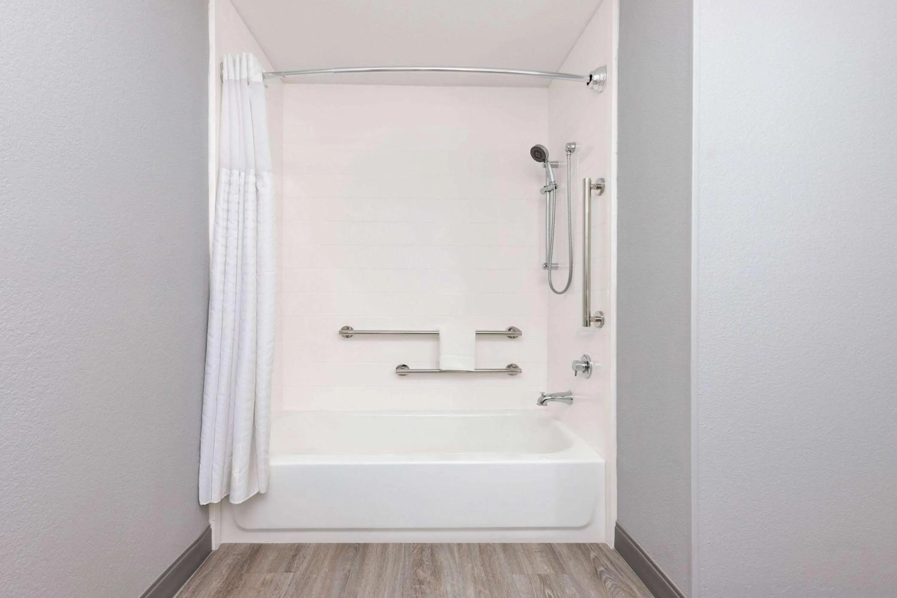 Photo of the whole room in Hawthorn Extended Stay by Wyndham Bedford - Dallas