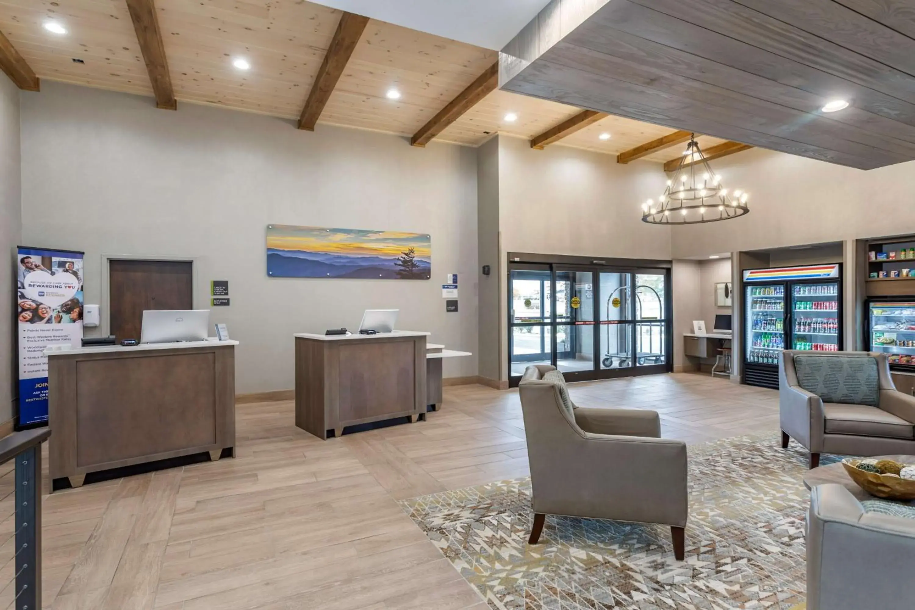 Lobby or reception in Best Western Plus Apple Valley Lodge Pigeon Forge Lobby or reception in Best Western Plus Apple Valley Lodge Pigeon Forge