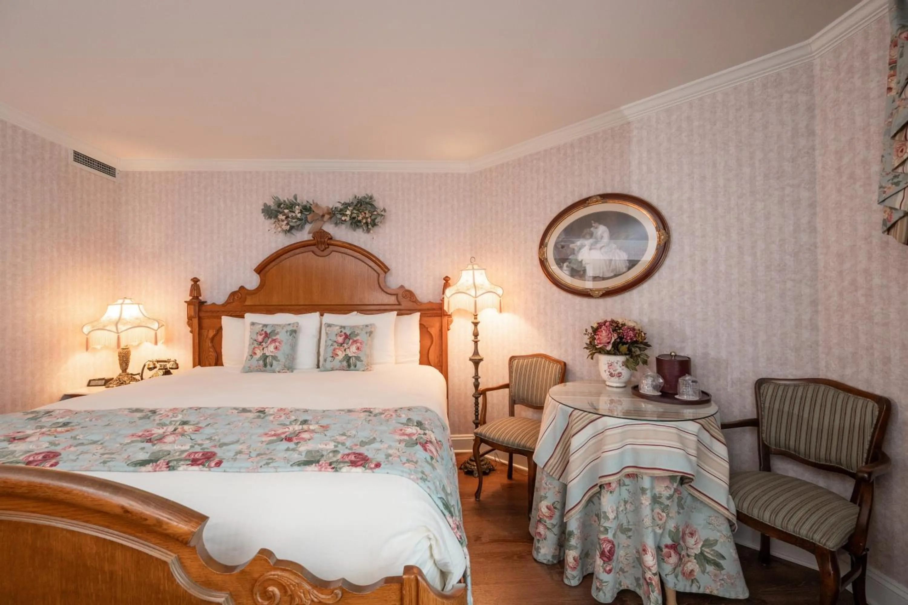 Bed in Boardwalk Plaza Hotel