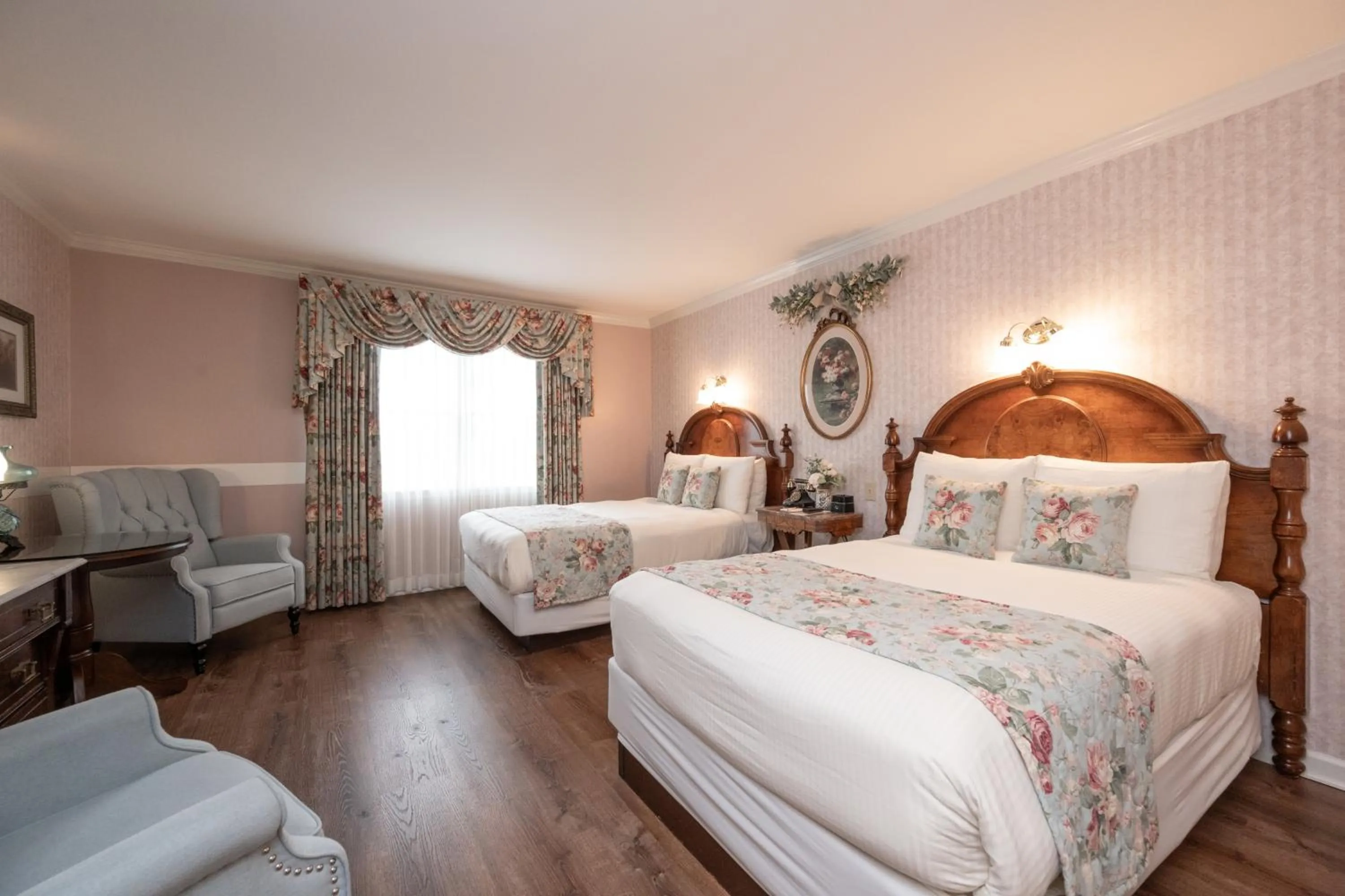 Bed in Boardwalk Plaza Hotel