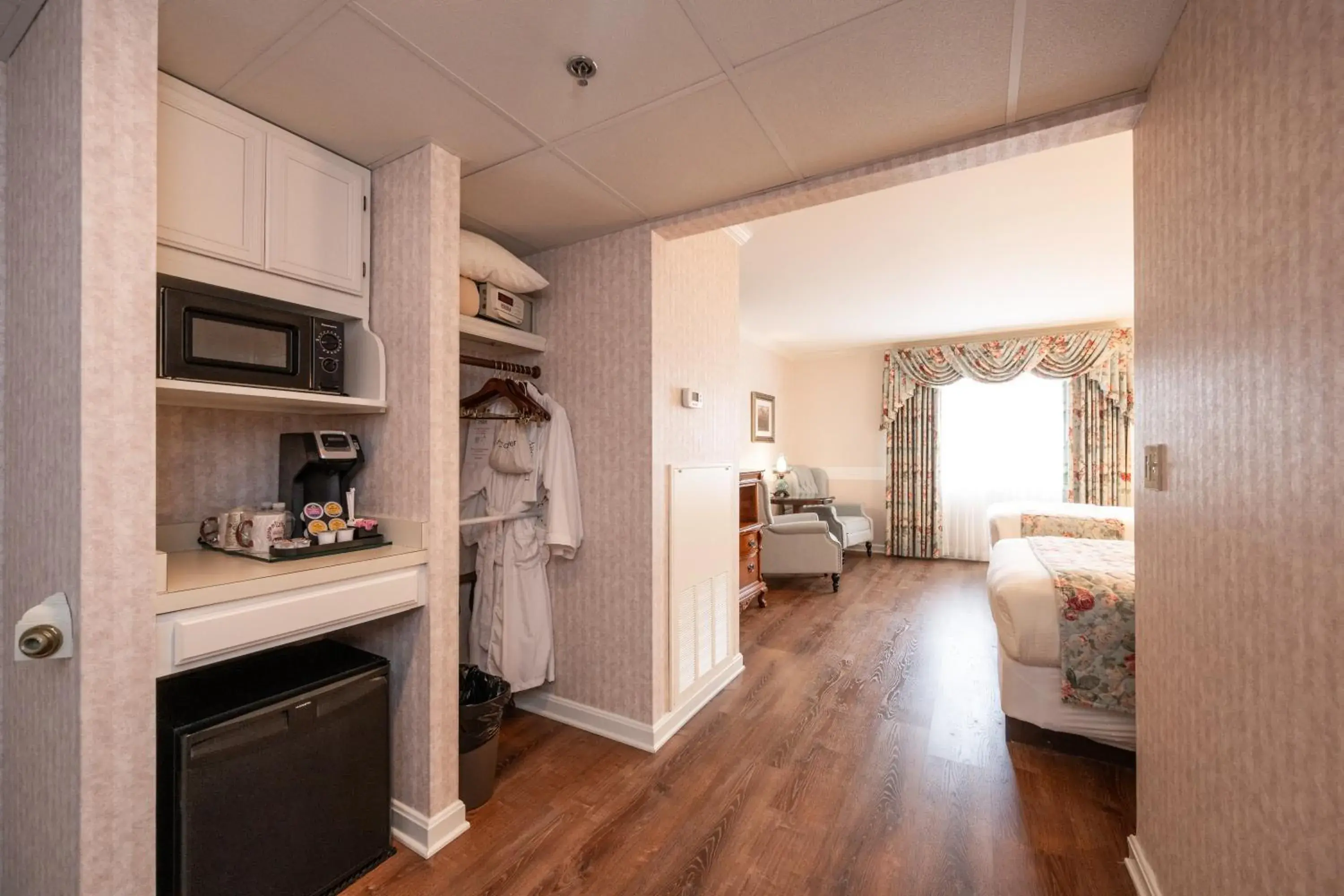 Standard Room with Two Double Beds - Disability Access in Boardwalk Plaza Hotel Standard Room with Two Double Beds - Disability Access in Boardwalk Plaza Hotel