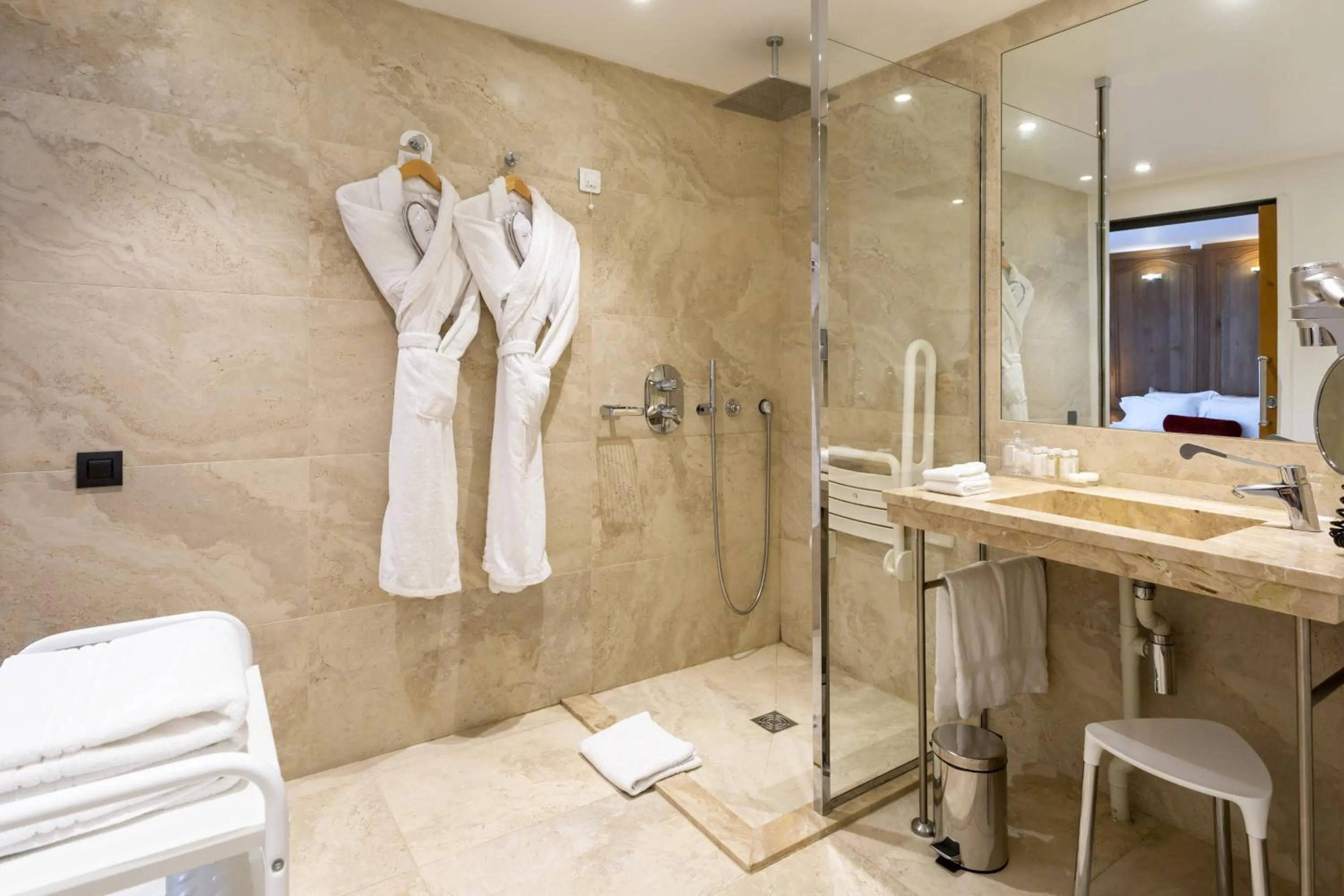 Bathroom in L'Hermitage Gantois, Autograph Collection