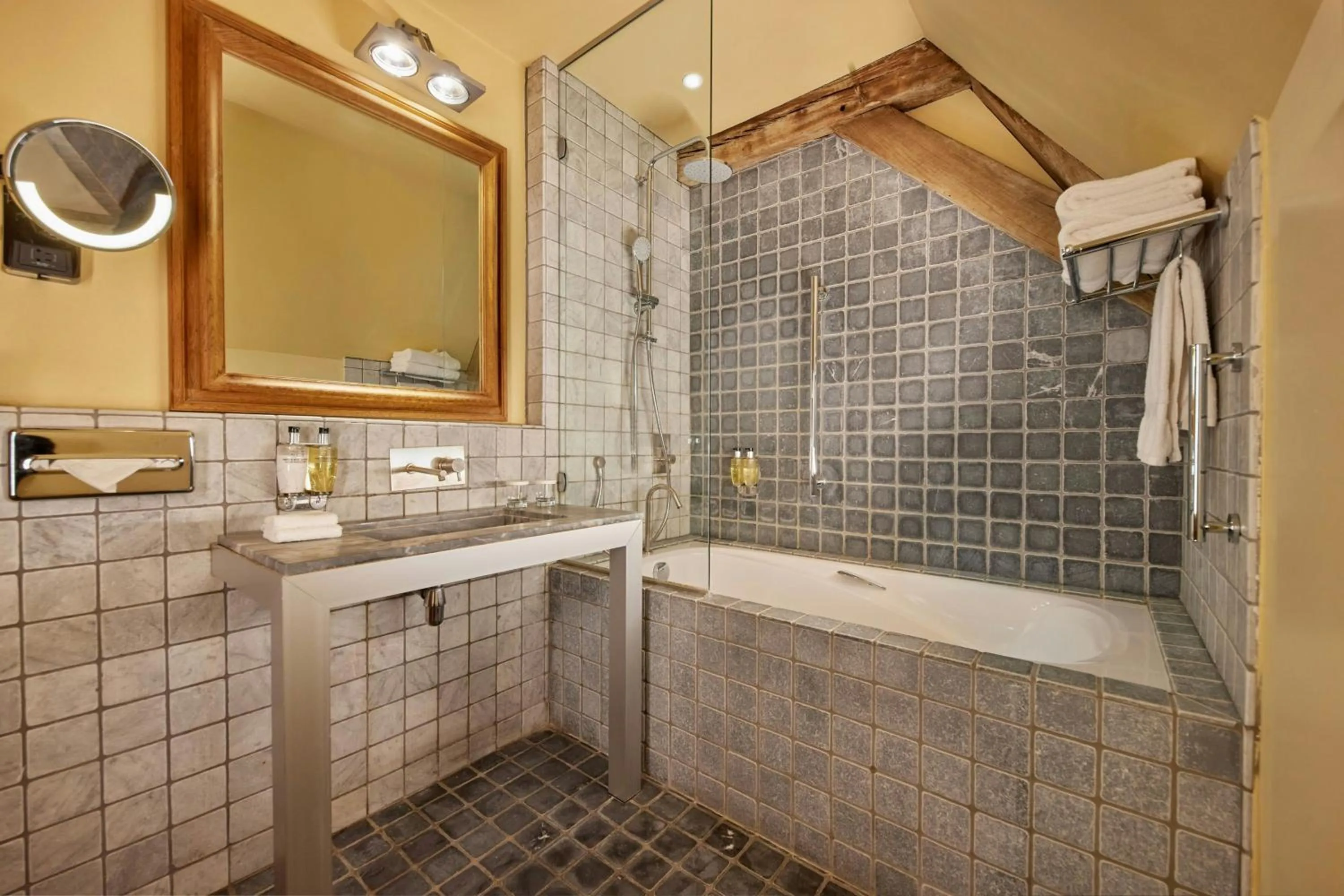 Photo of the whole room in L'Hermitage Gantois, Autograph Collection