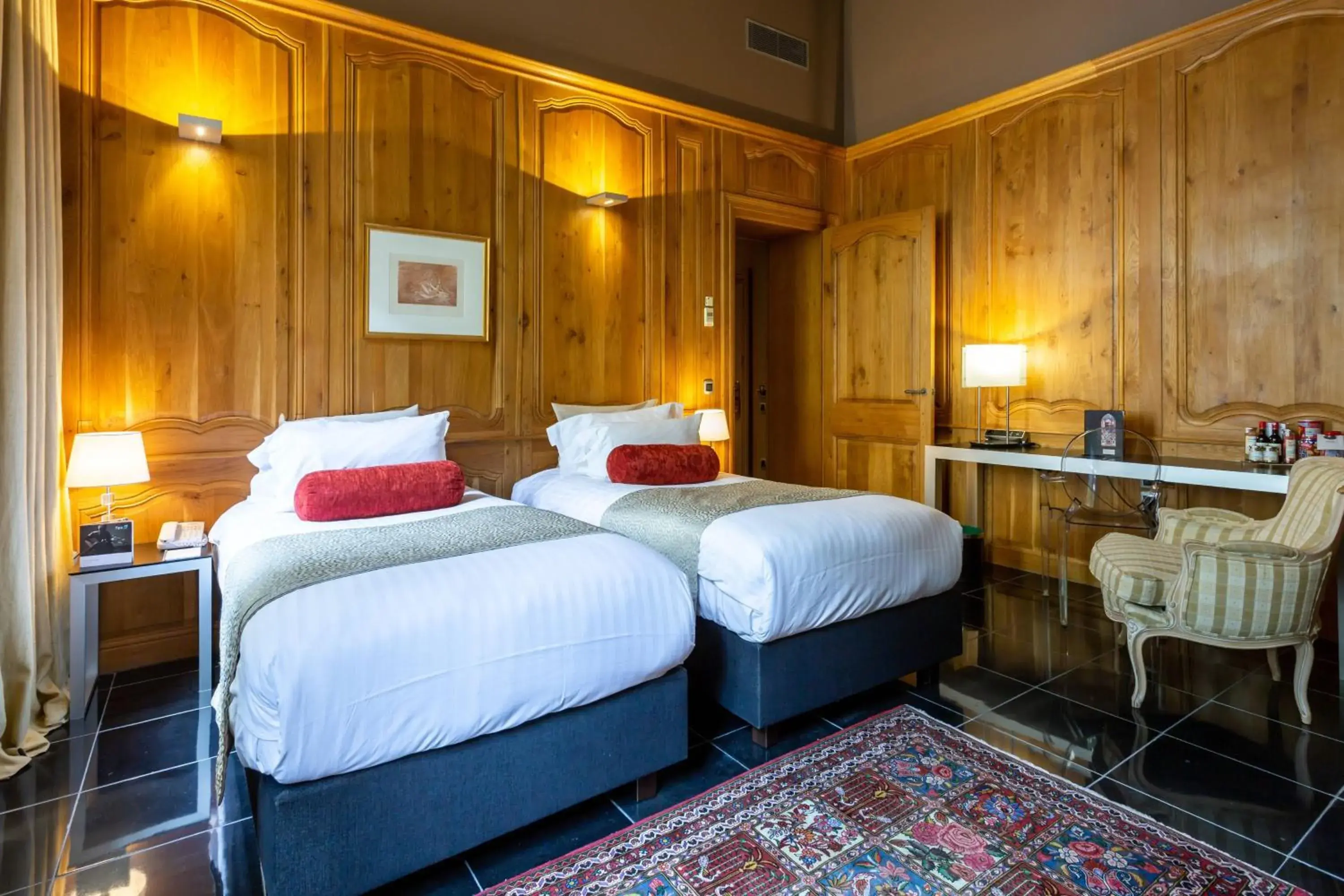 Photo of the whole room, Bed in L'Hermitage Gantois, Autograph Collection Photo of the whole room, Bed in L'Hermitage Gantois, Autograph Collection