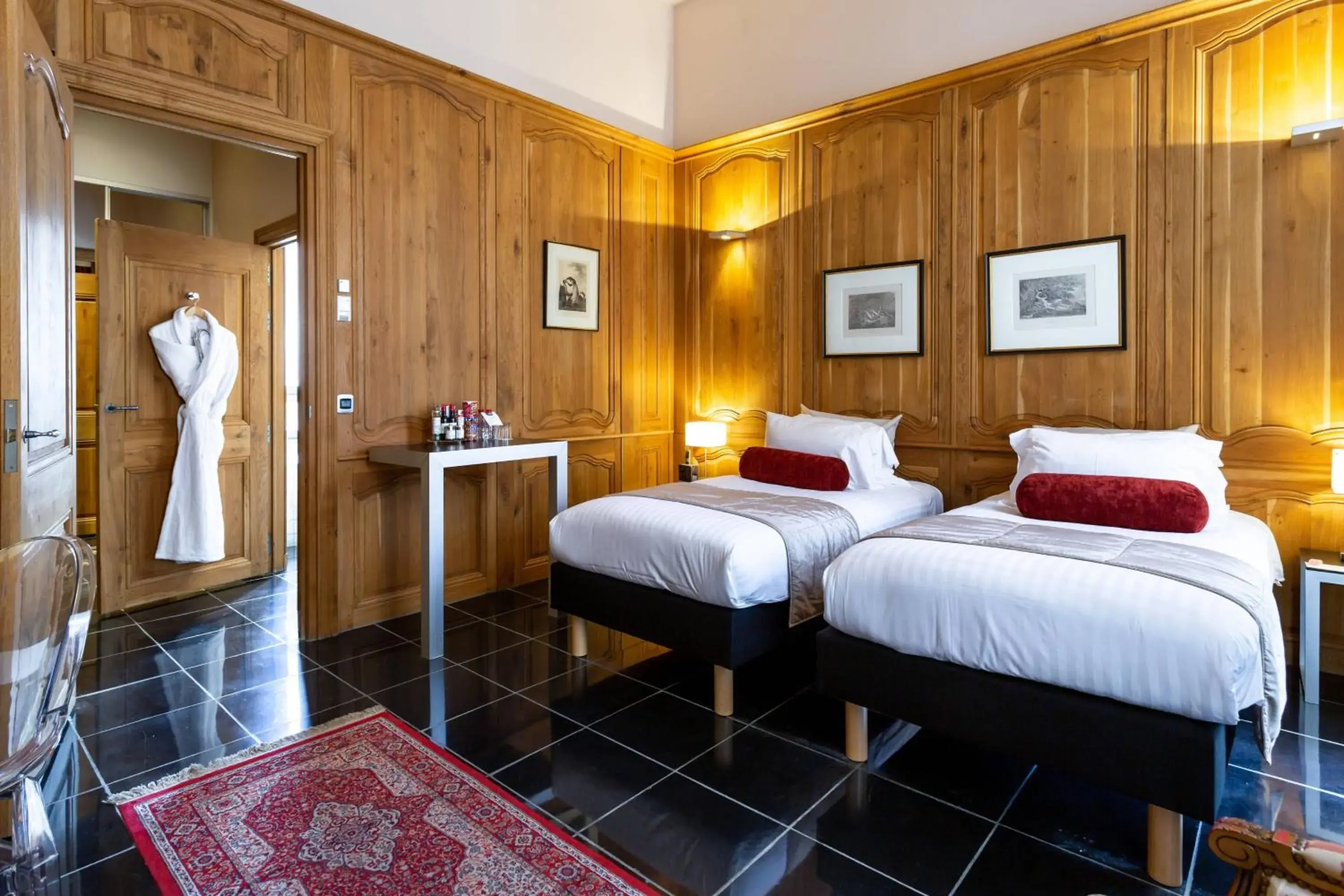 Photo of the whole room, Bed in L'Hermitage Gantois, Autograph Collection Photo of the whole room, Bed in L'Hermitage Gantois, Autograph Collection