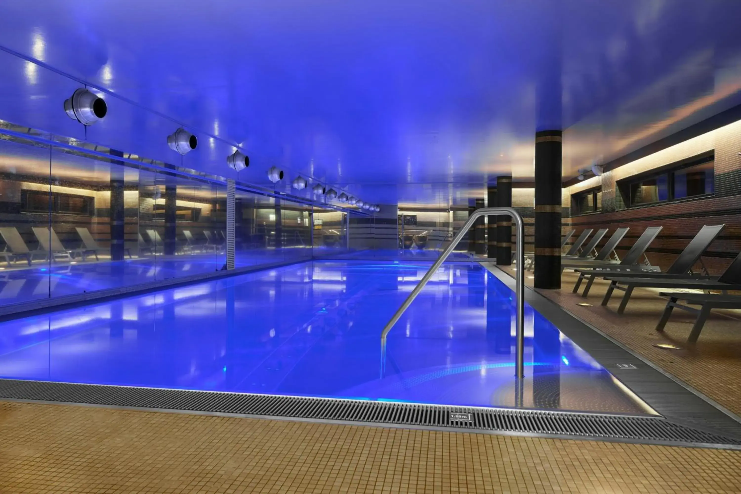 Swimming pool in L'Hermitage Gantois, Autograph Collection Swimming pool in L'Hermitage Gantois, Autograph Collection