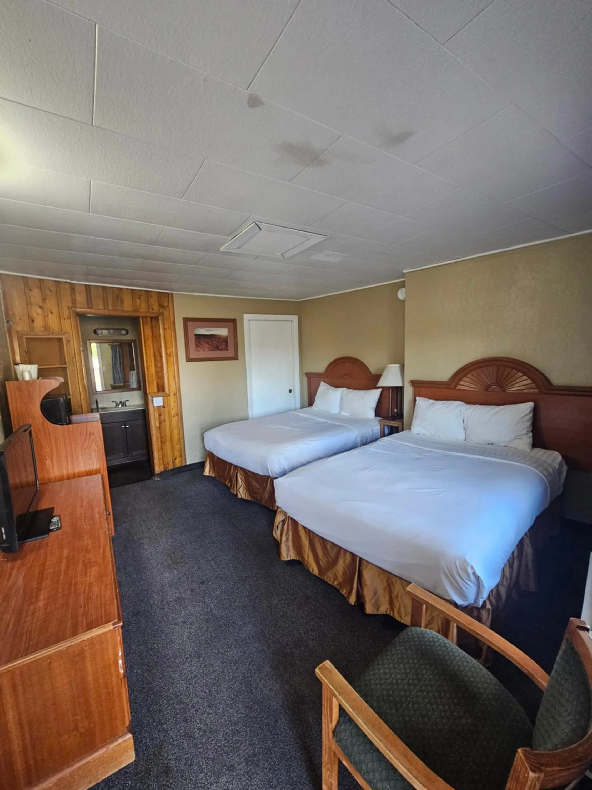 Bed in Redrock Country Inn