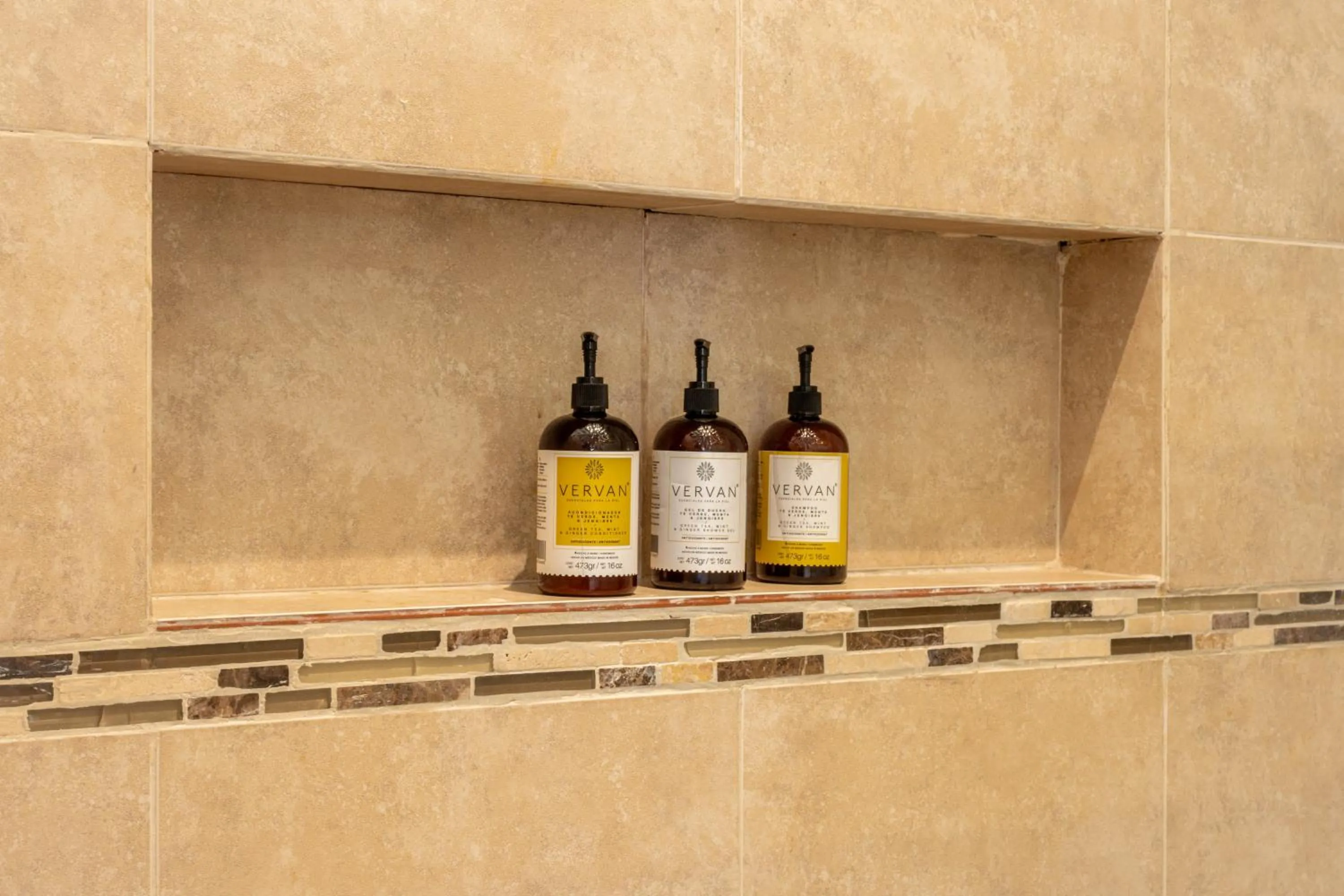 Food and drinks in Mia Tulum Beachfront Resort - Ocean View Suites and Beach Club