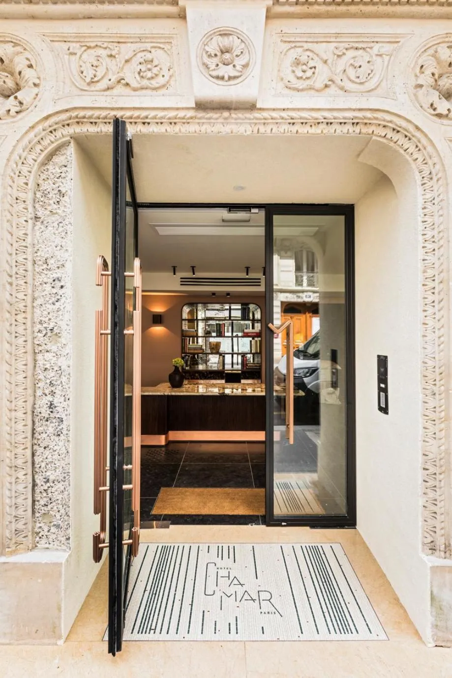 Property building in Hôtel Chamar