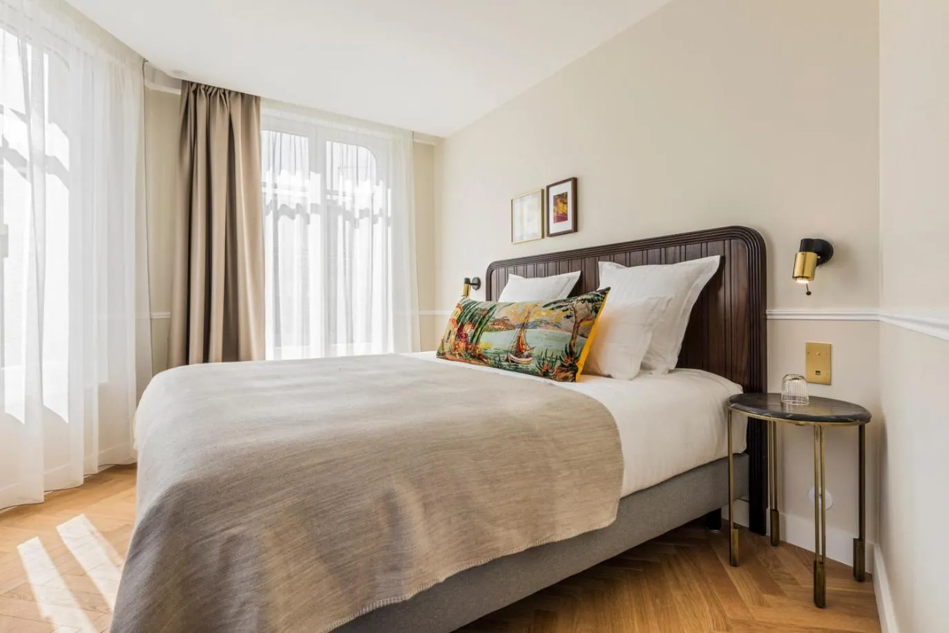 Photo of the whole room, Bed in Hôtel Chamar