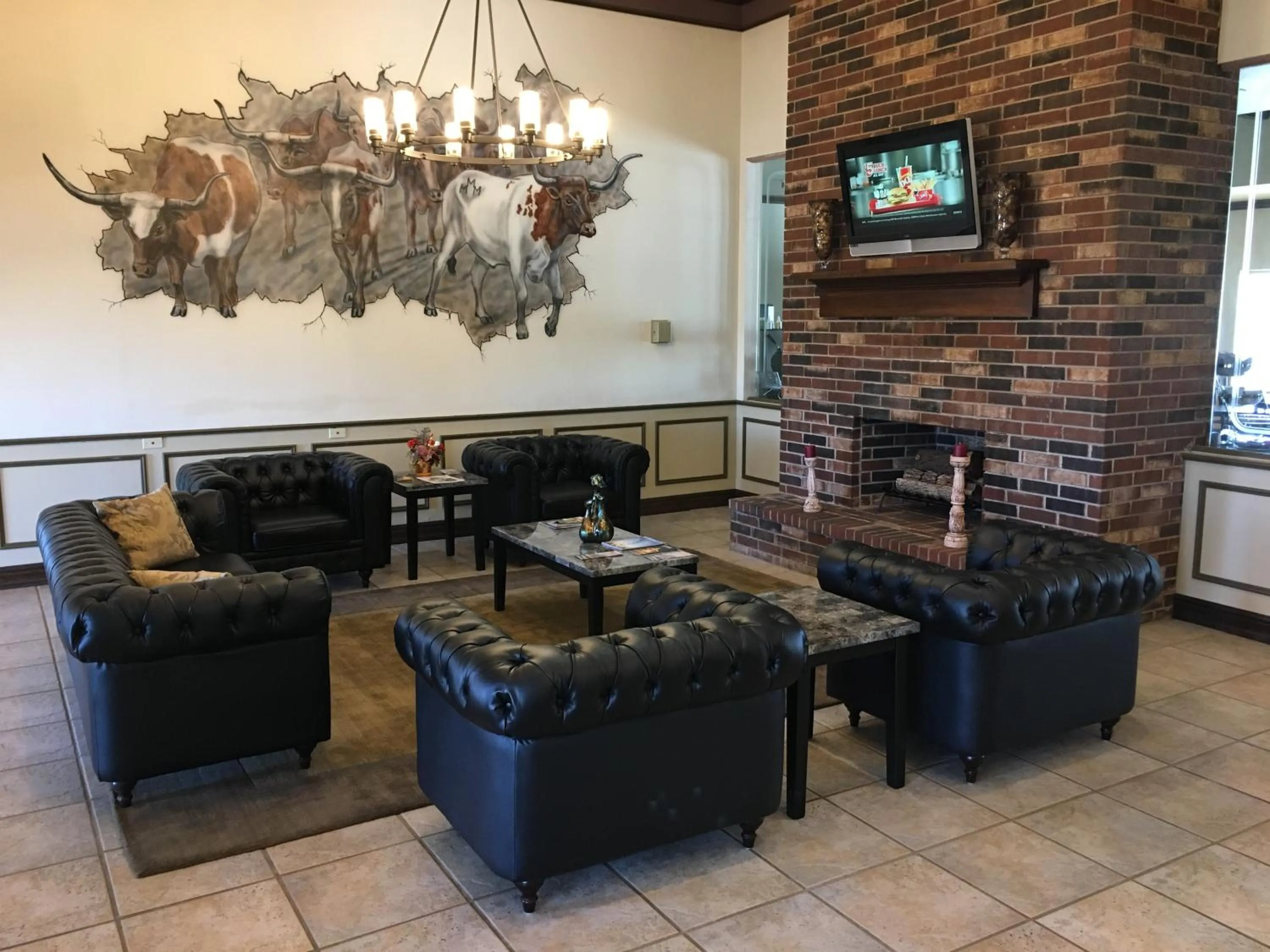 Communal lounge/ TV room in Territorial Inn Guthrie Oklahoma