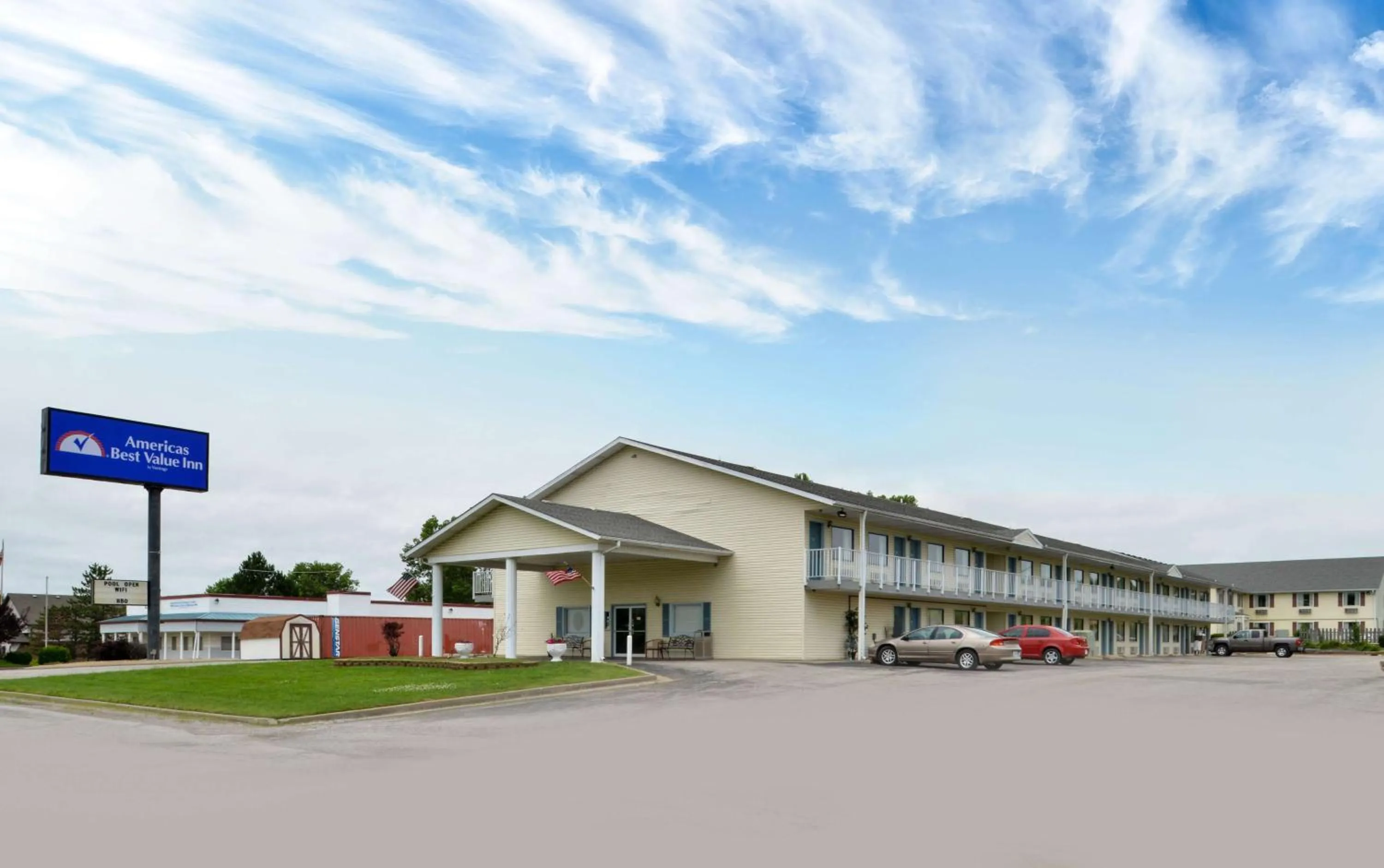 Property building in Americas Best Value Inn Knob Noster