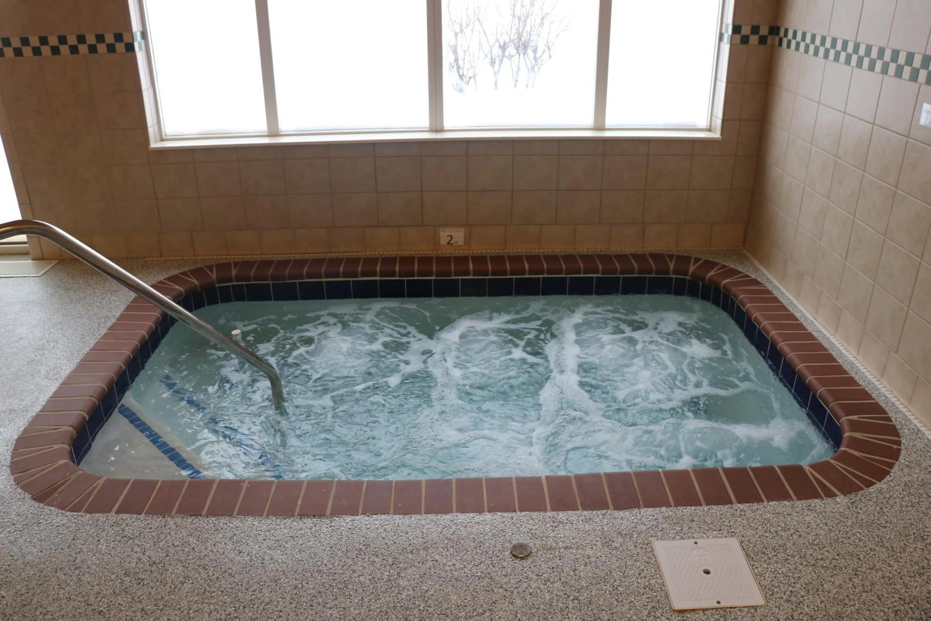 Swimming pool in Holiday Inn Express & Suites Marquette by IHG