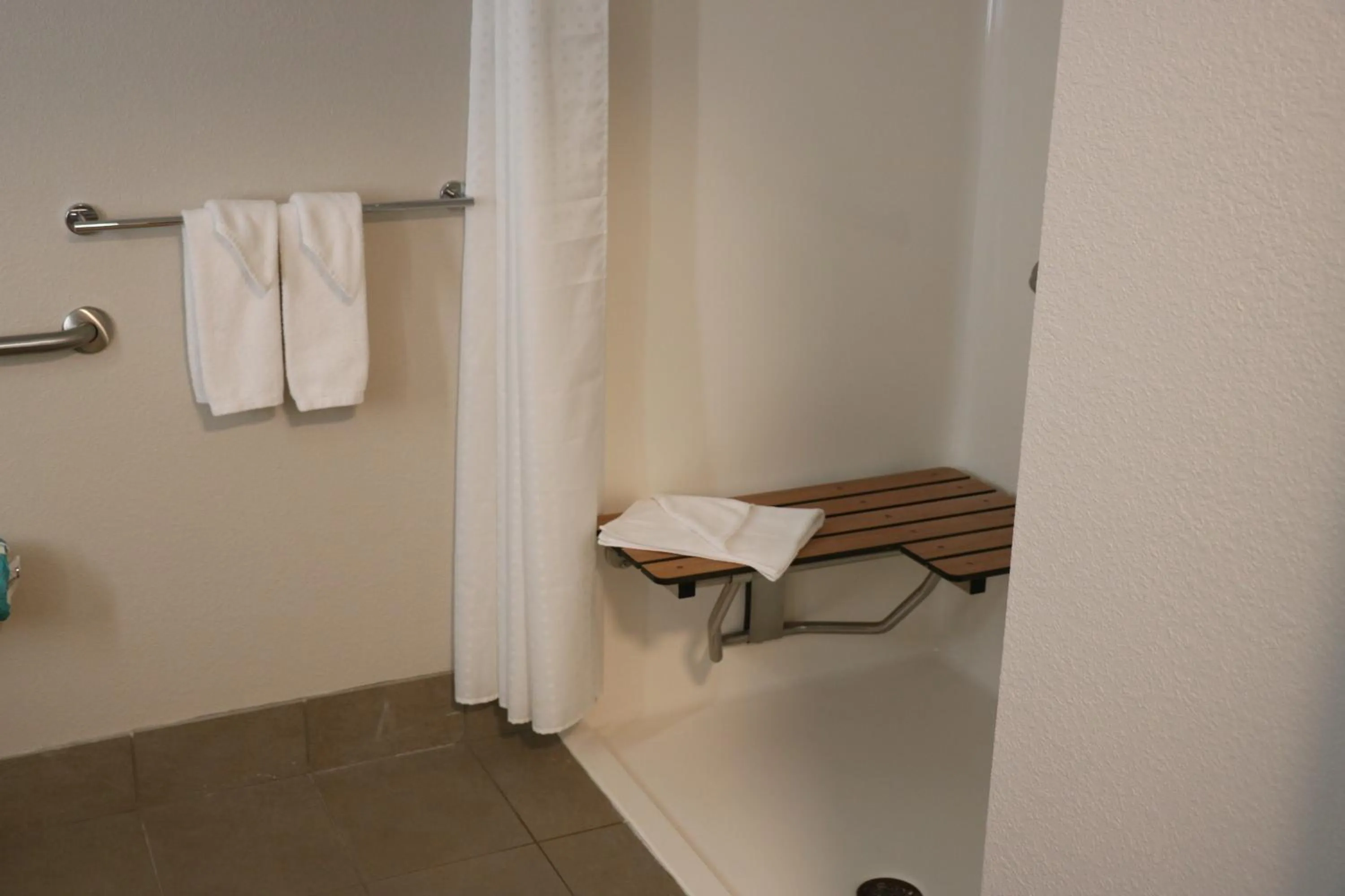 Bathroom in Holiday Inn Express & Suites Marquette by IHG