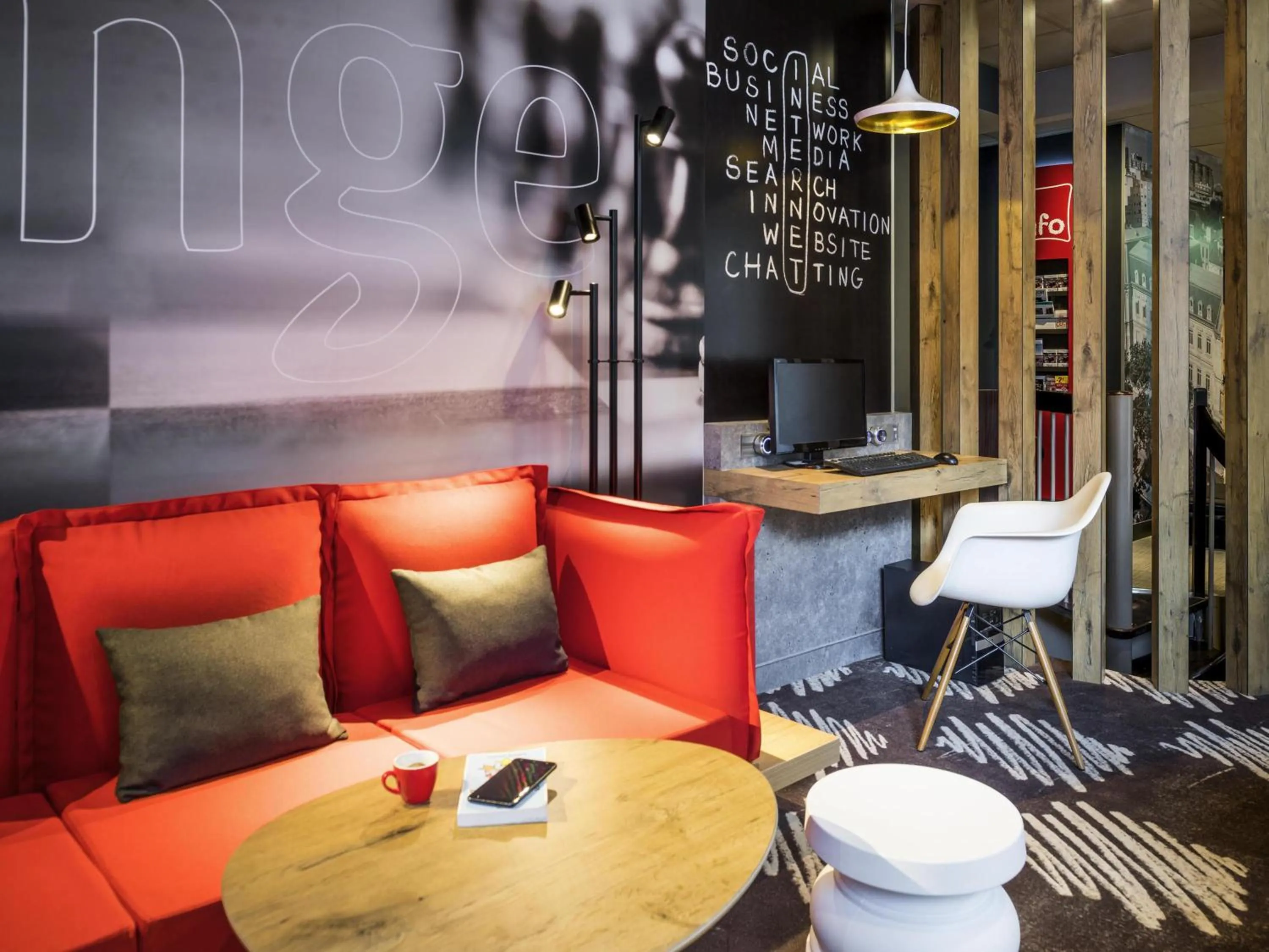 Property building in ibis Clichy Centre Mairie