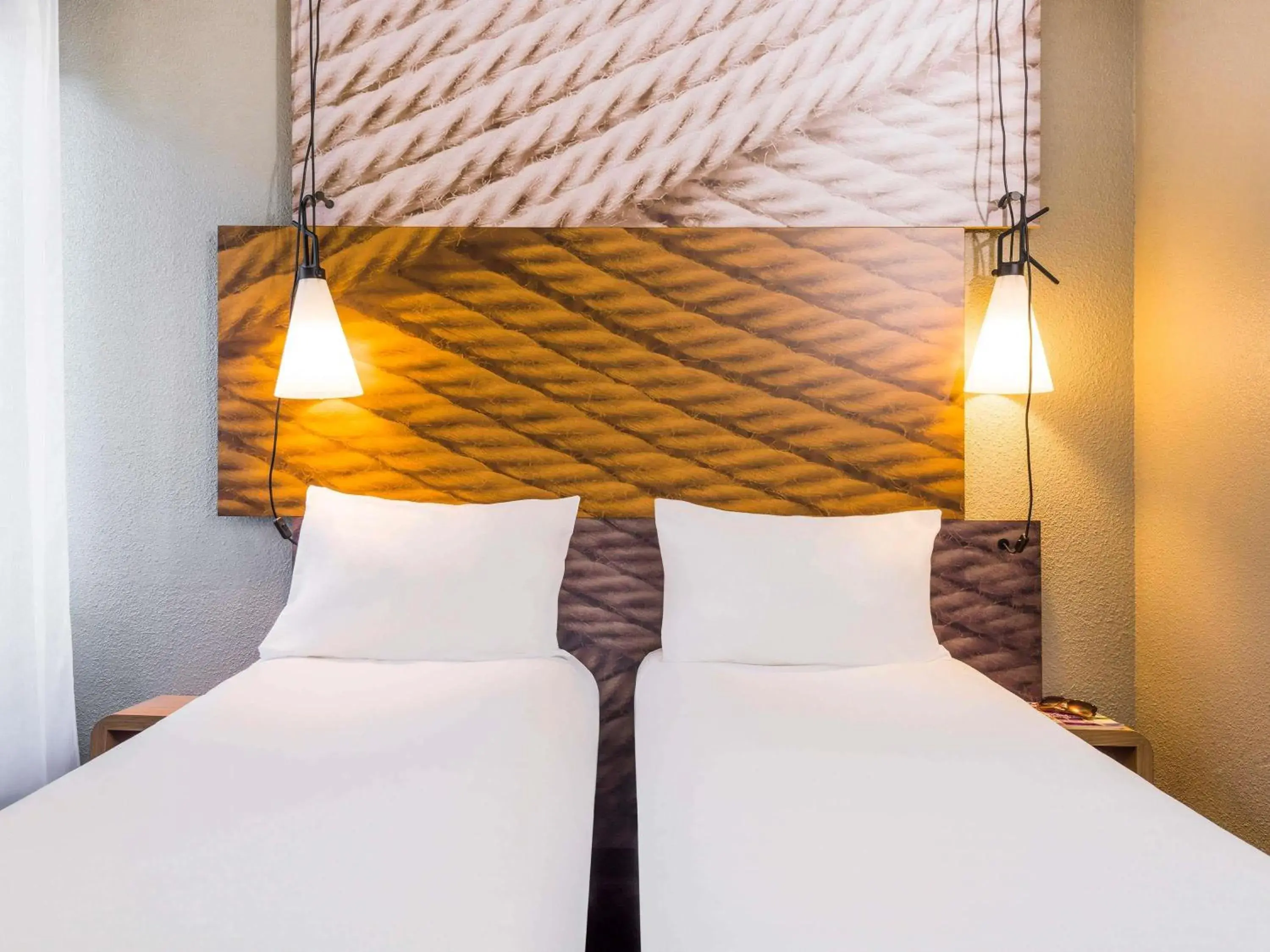 Bedroom, Bed in ibis Clichy Centre Mairie Bedroom, Bed in ibis Clichy Centre Mairie