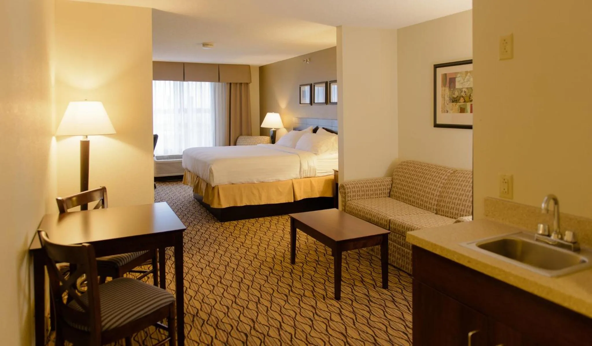 Photo of the whole room, Bed in Holiday Inn Express & Suites Superior by IHG