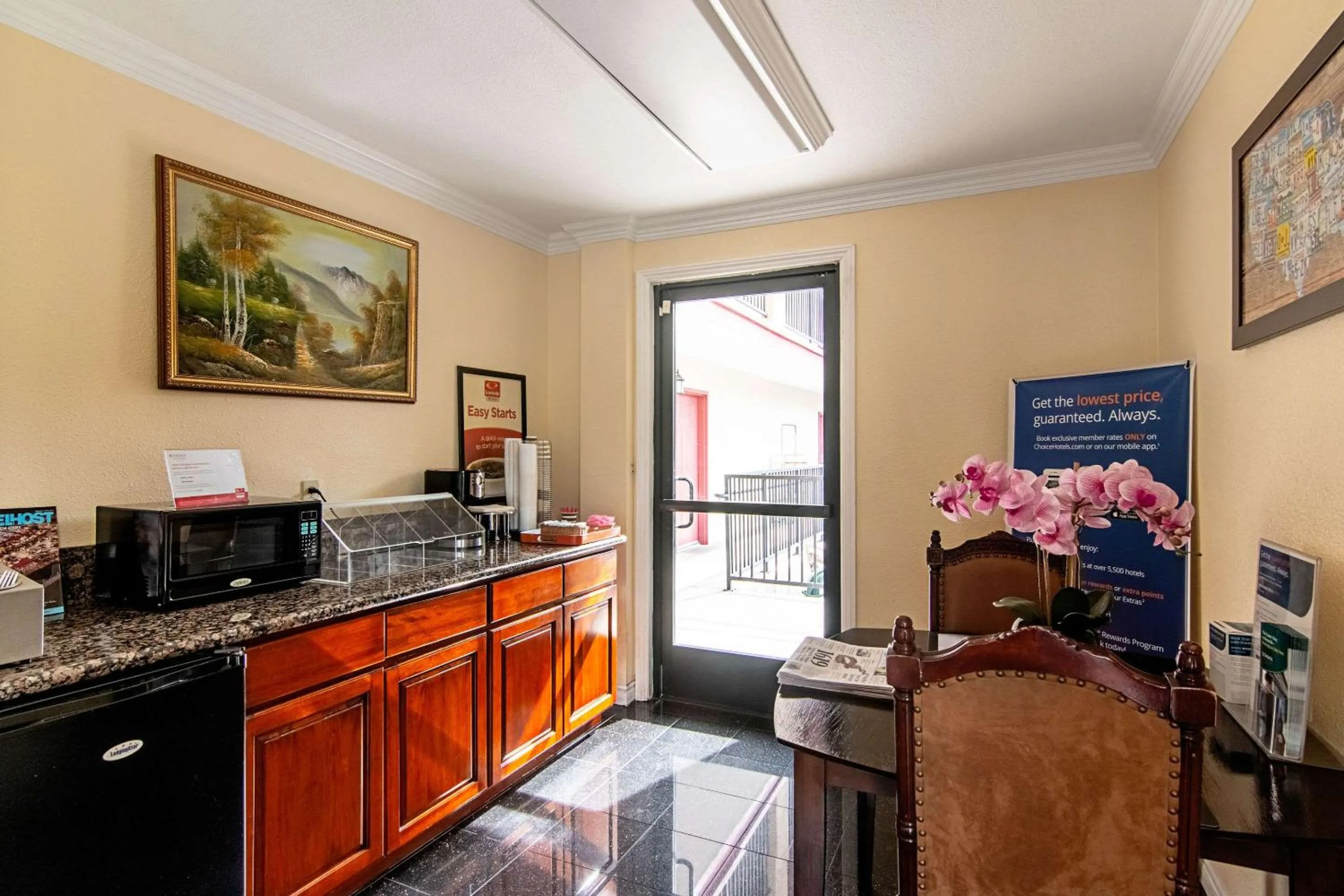 Restaurant/places to eat in Econo Lodge Long Beach I-405