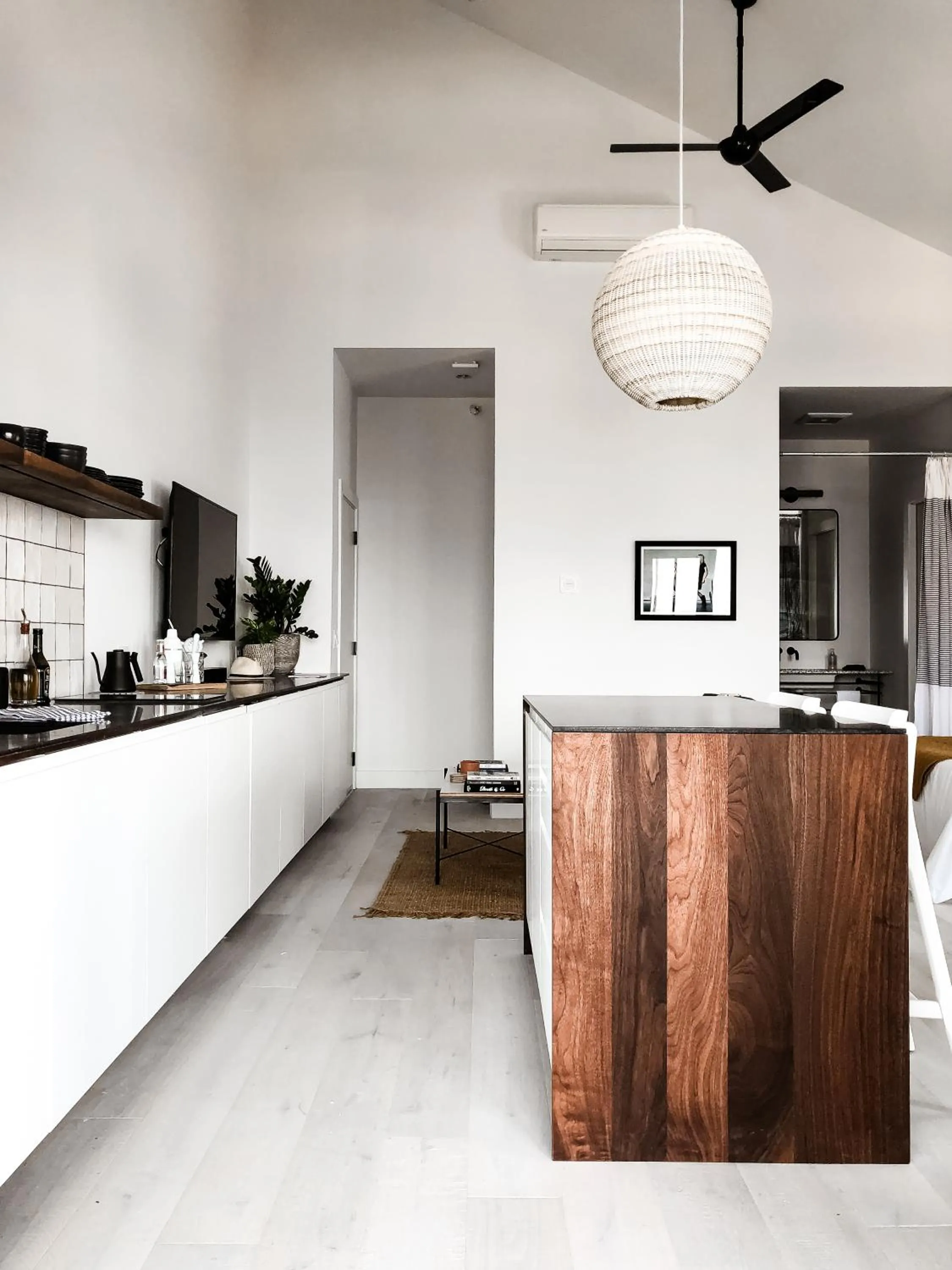 Kitchen or kitchenette in Lokal Hotel Cape May