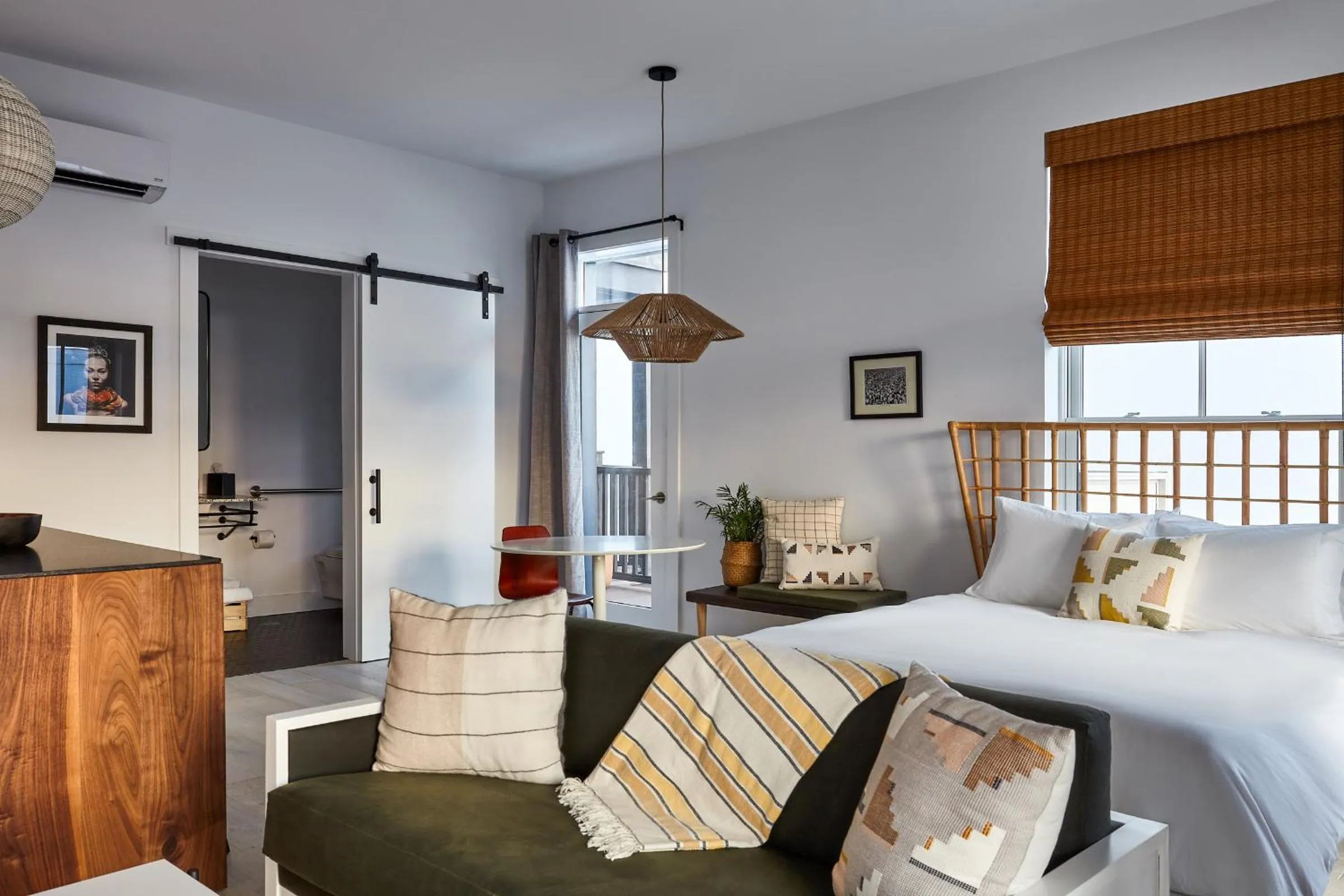 Bed in Lokal Hotel Cape May