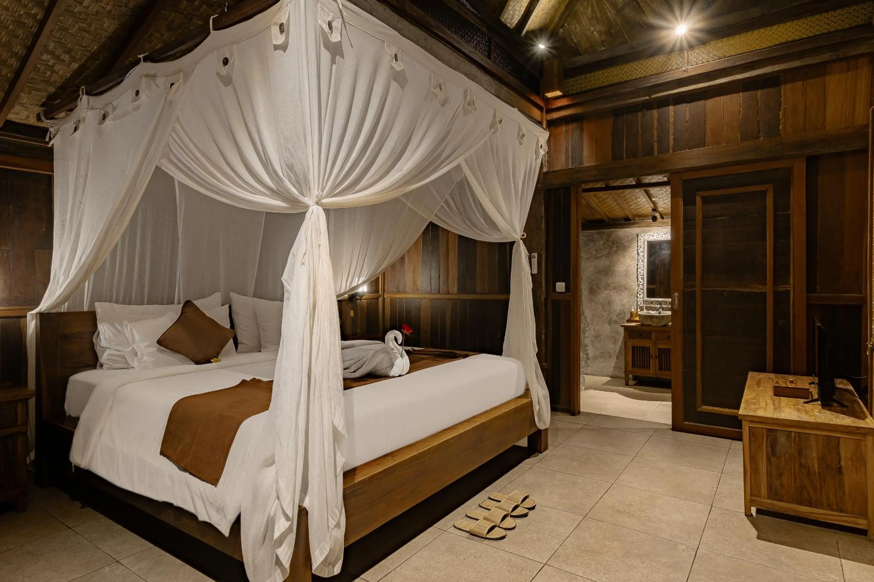 Bed in Moringa Ubud Villa