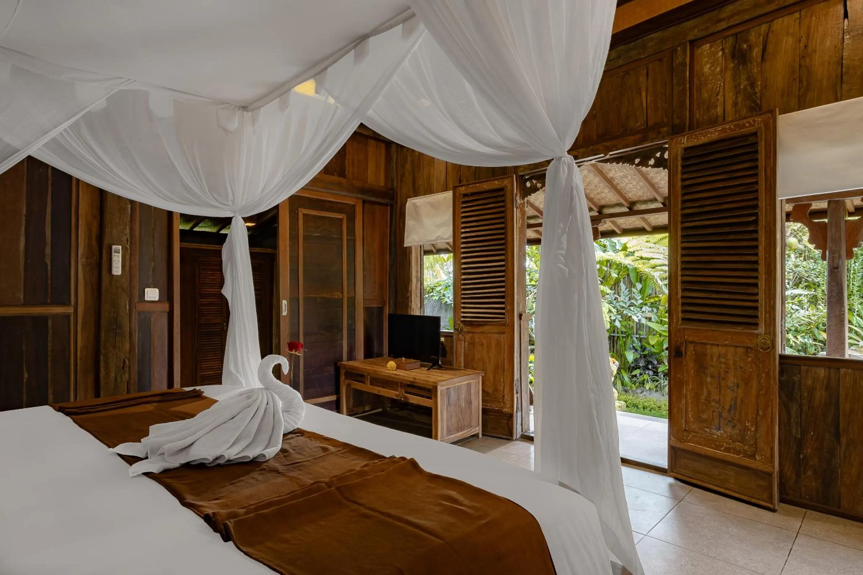 TV and multimedia, Bed in Moringa Ubud Villa