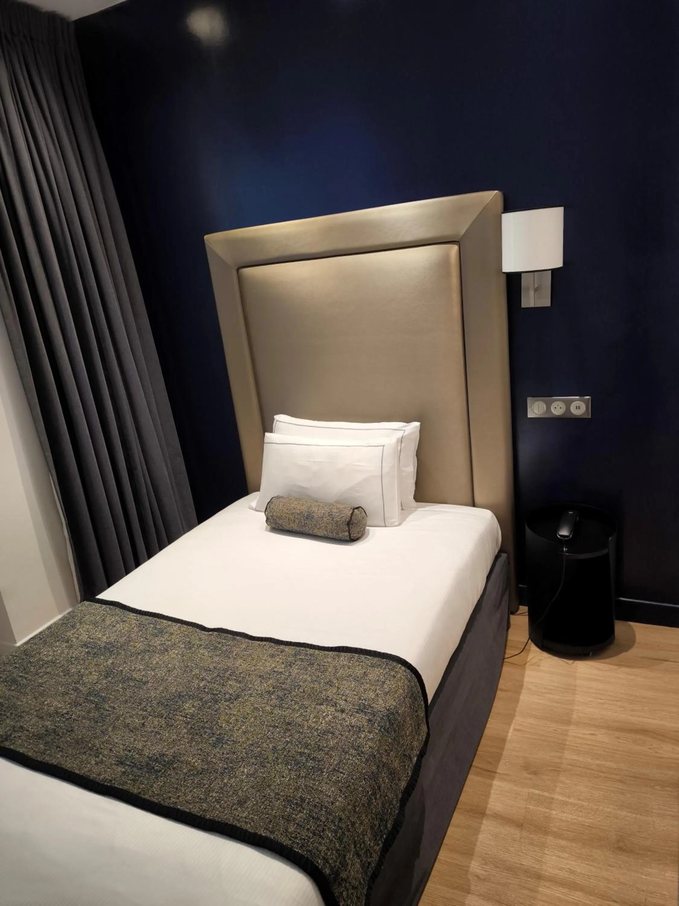 Bed in Acacias Etoile