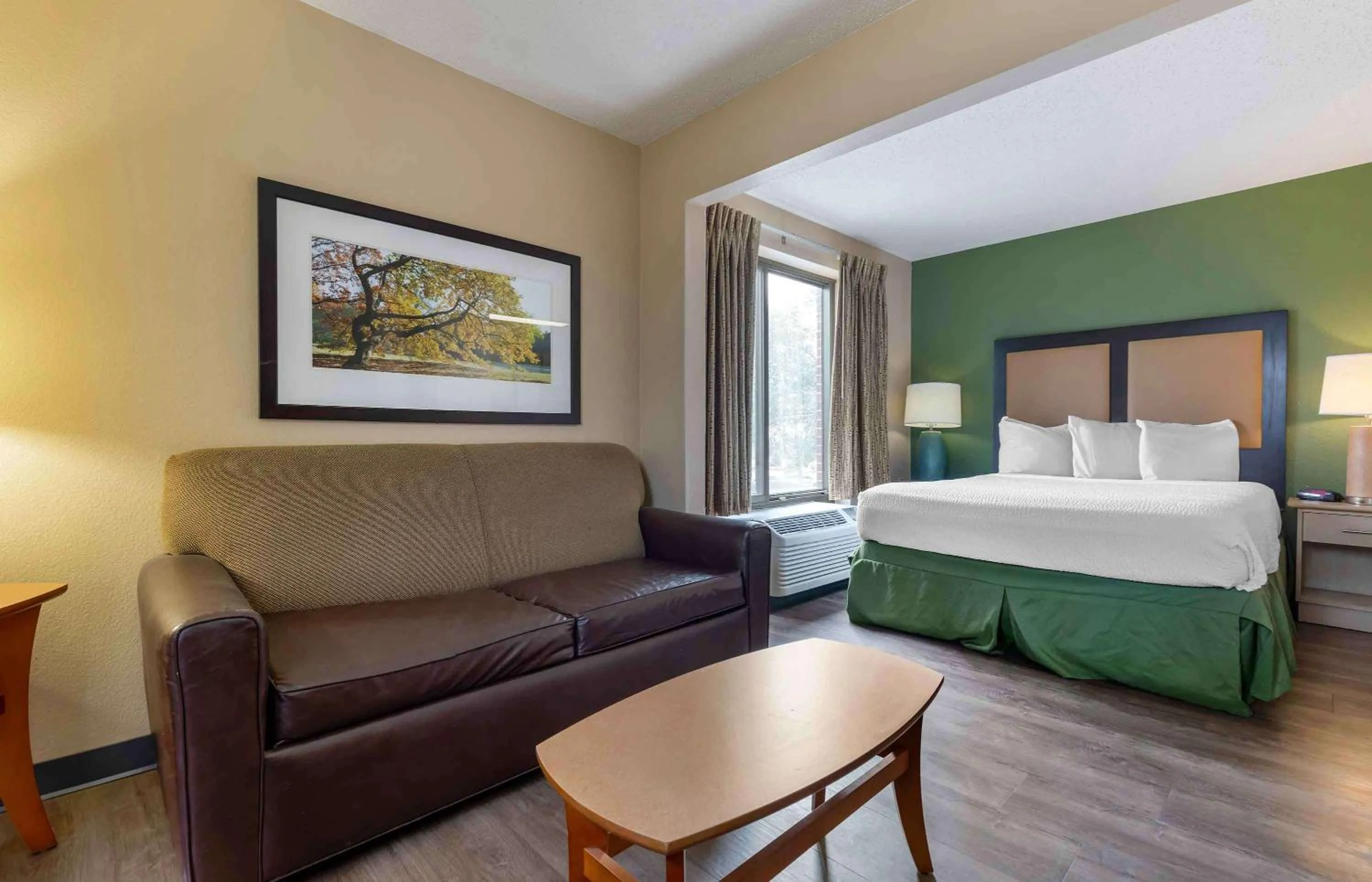 Bedroom, Bed in Extended Stay America Suites - Austin - Metro