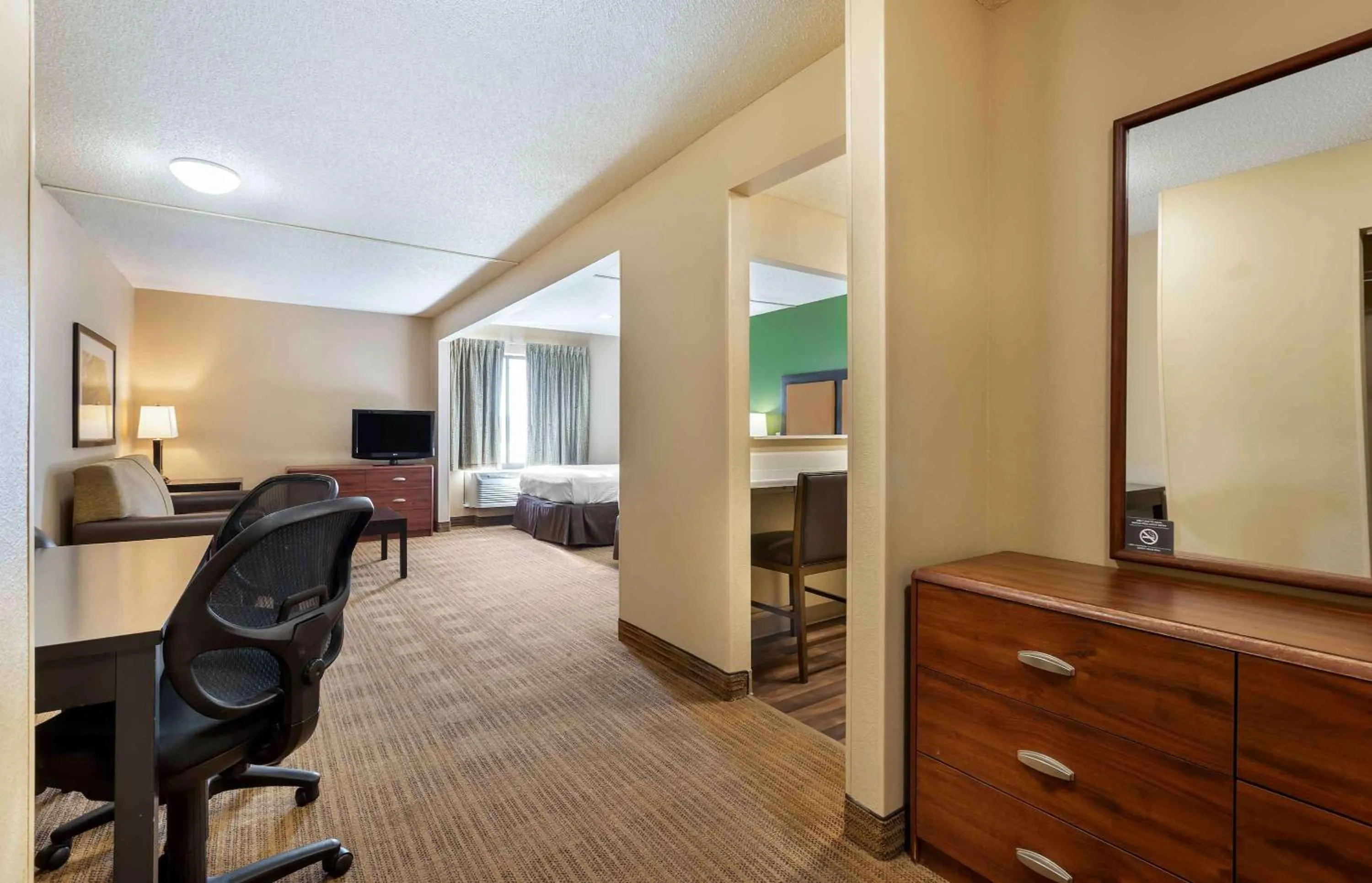 Bedroom, Bed in Extended Stay America Suites - Austin - Metro
