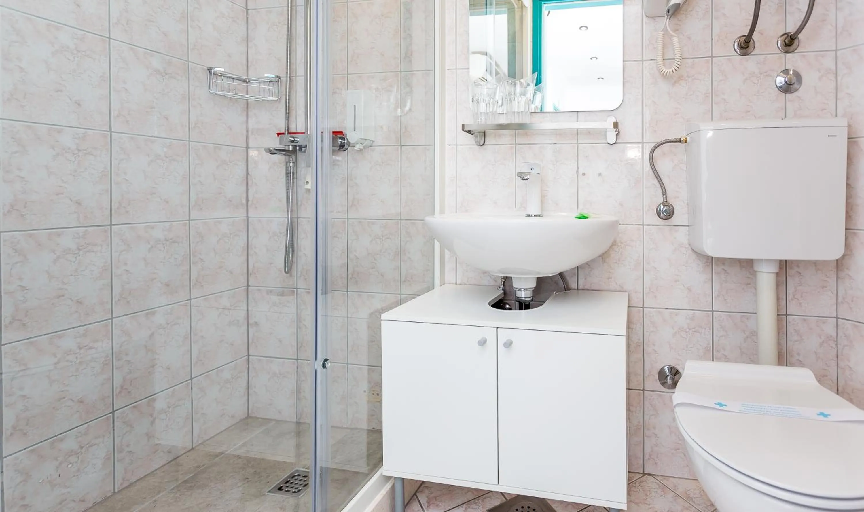 Shower in MiMa's Rooms