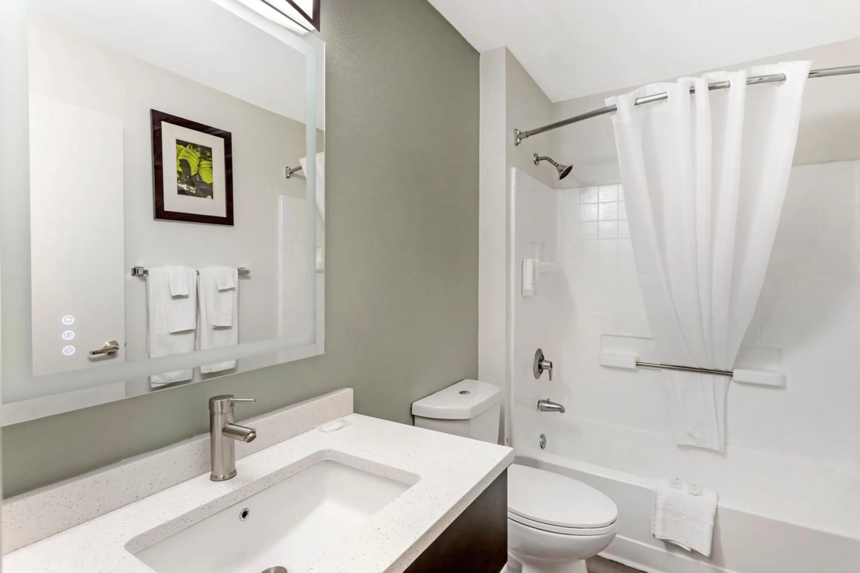 Bathroom in MainStay Suites Little Rock West Near Medical Centers