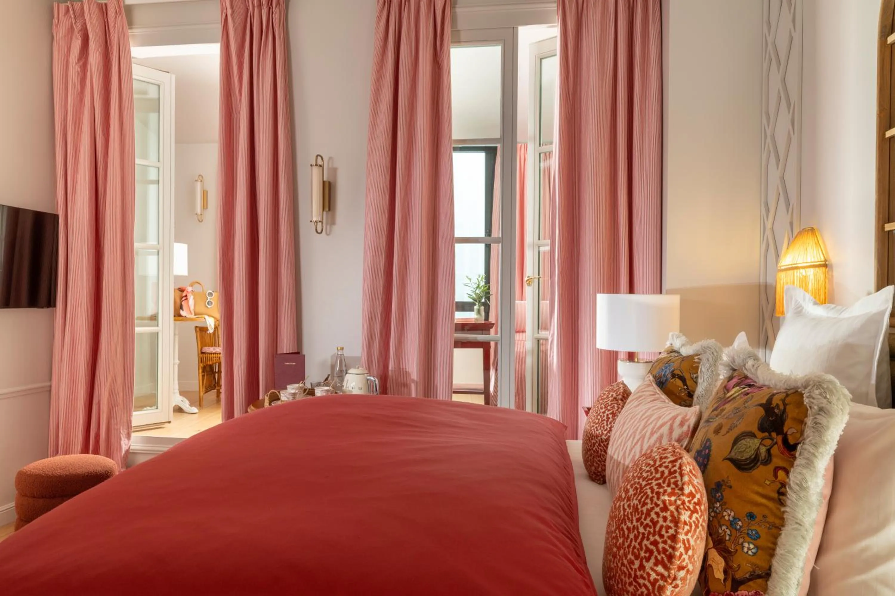 Bedroom, Bed in Hôtel Le Lavoisier & Spa