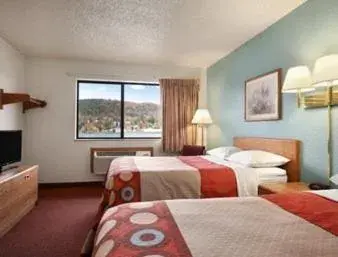 Photo of the whole room, Bed in Super 8 by Wyndham Houghton Photo of the whole room, Bed in Super 8 by Wyndham Houghton