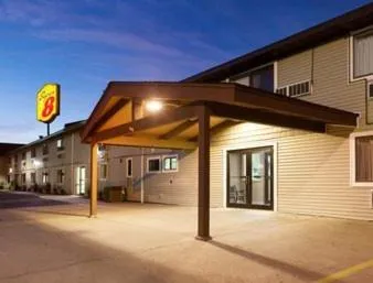 Facade/entrance in Super 8 by Wyndham Houghton