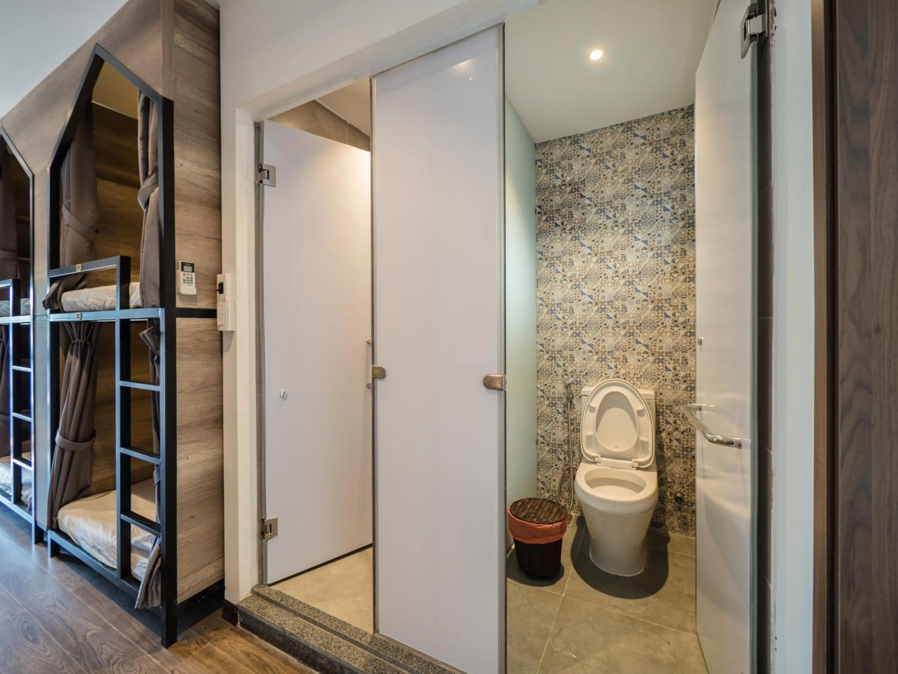 Shower in Wings House