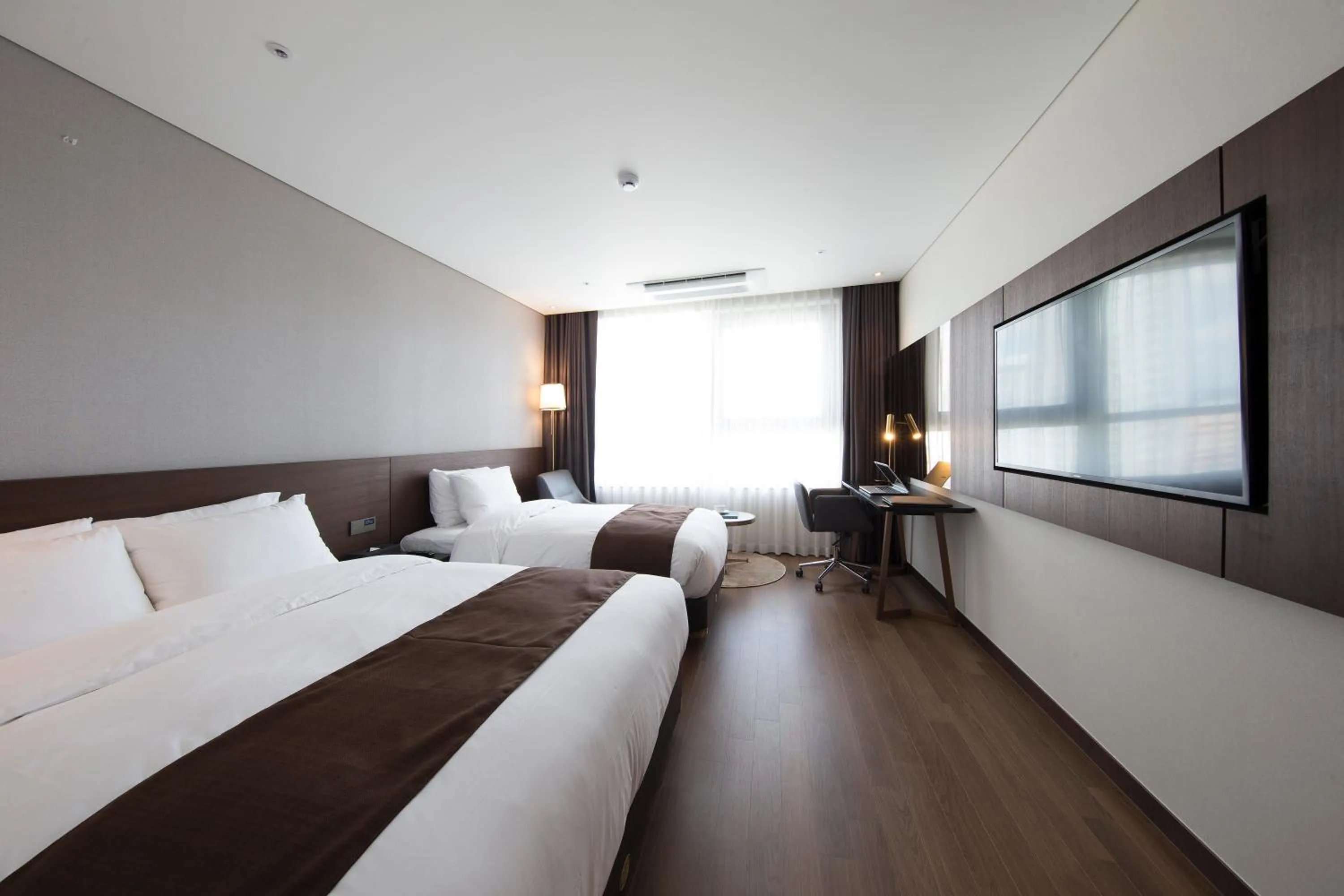 Photo of the whole room, Bed in Ramada by Wyndham Daejeon