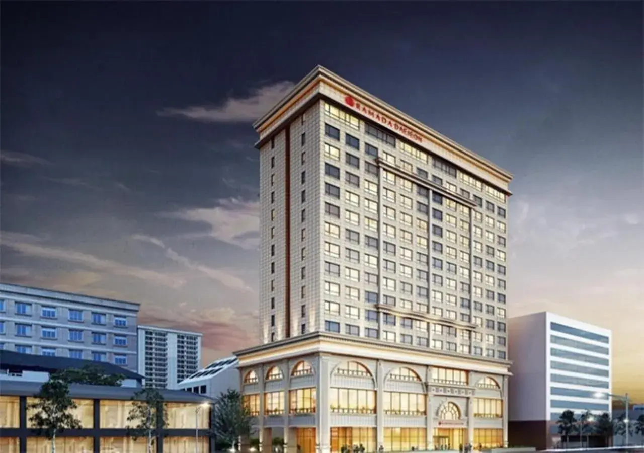 Property building in Ramada by Wyndham Daejeon Property building in Ramada by Wyndham Daejeon