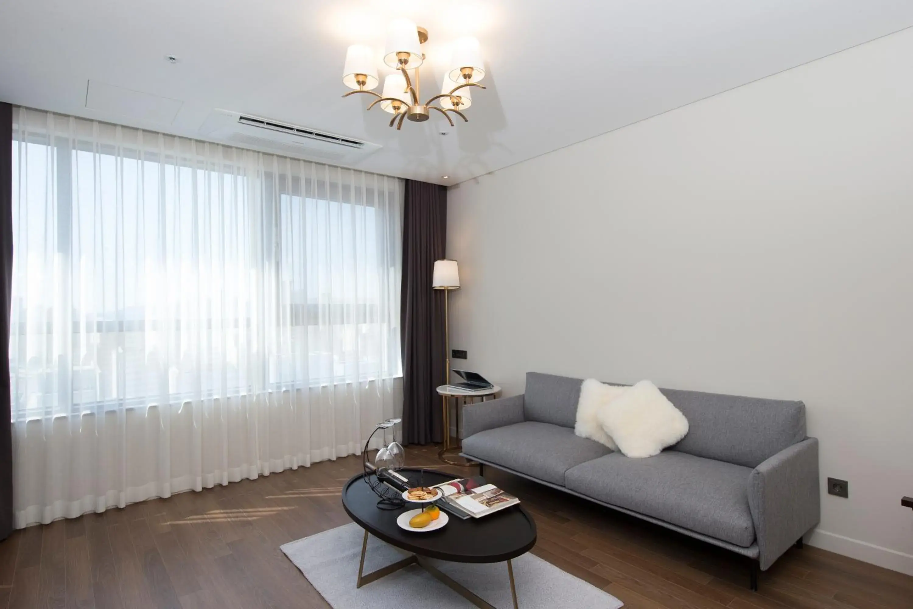 Living room in Ramada by Wyndham Daejeon Living room in Ramada by Wyndham Daejeon